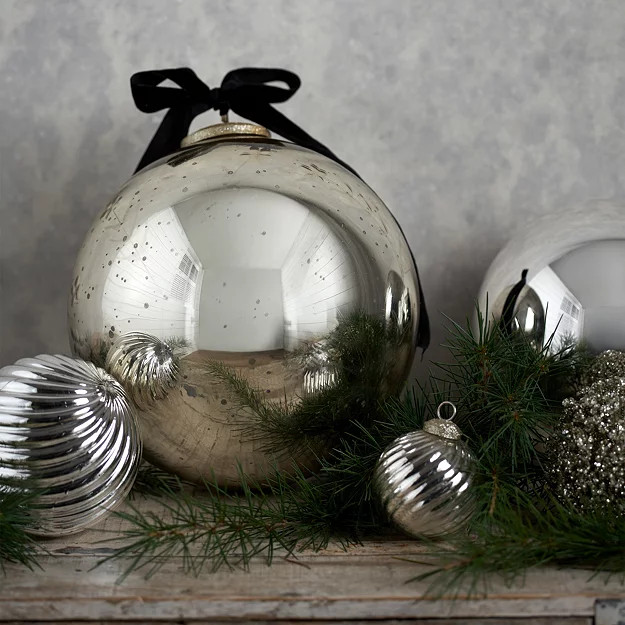 Ultimate Etched Mercury Room Decoration – 25cm | The White Company (UK)