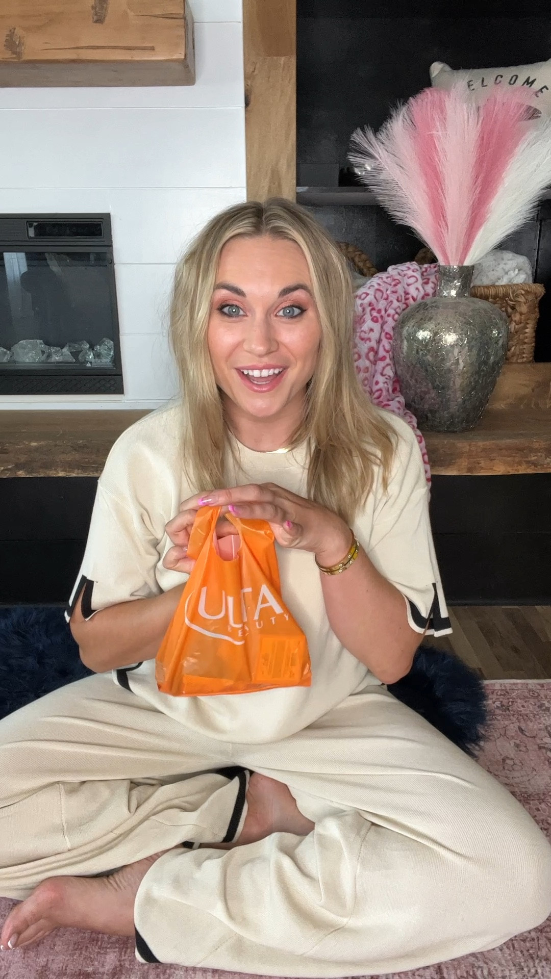 Ulta Finds! 

✨Redkin BLONDAGE Shampoo
✨Benefit Blush - Tickle 



#LTKbeauty #LTKFind