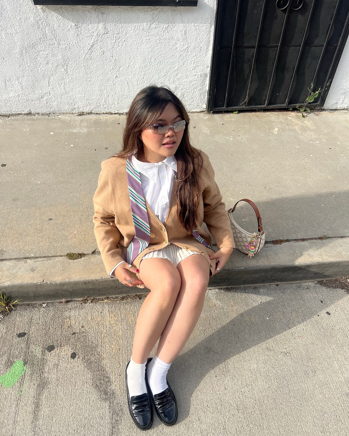 totally forgot about this striped tie i bought years ago in my closet⁣
⁣
⁣
⁣
⁣
#preppyfashion #preppystyle #preppyoutfit #academiaaesthetic #streetstyleluxe #classystreetweargirls #ootds #miniskirts #casualchicstyle #classystreetwear #ａｅｓｔｈｅｔｉｃｓ #asianfashionblogger #springoutfitideas
