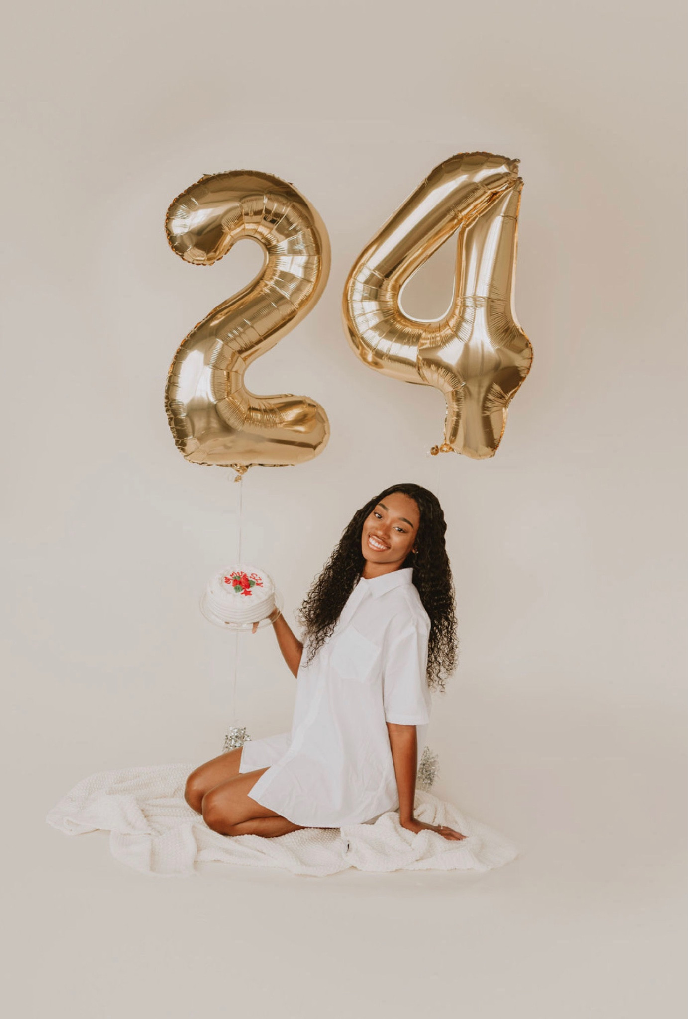 Simple Birthday Photoshoot Idea with Long Sleeve Dress Shirt🤍

#LTKfindsunder50 #LTKHoliday #LTKstyletip