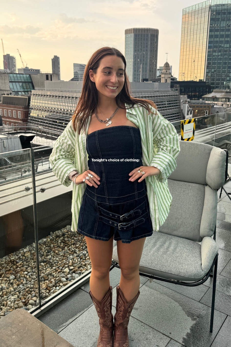 Denim dress, shirt and cowboy boootttss🤞🏼🎤🫱🏼‍🫲🏽🔥