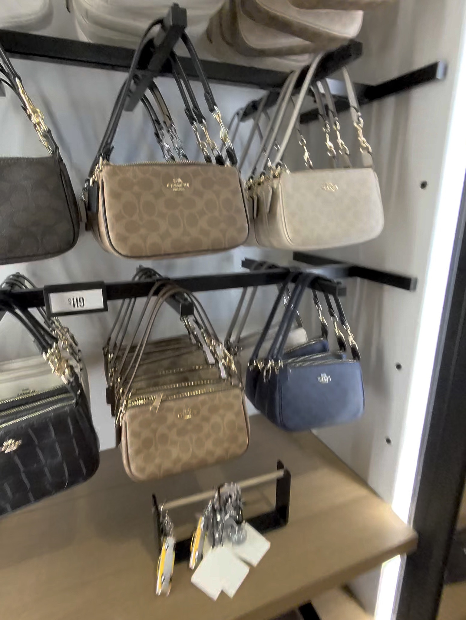 Another fresh drop just landed and the handbag selection is looking GOOD! 😍👜 I’m talking cute everyday options, polished styles, and bags that can completely pull an outfit together. Tap to see my latest finds!

#newdrop #handbaglover #handbags #fashionfinds #shopping