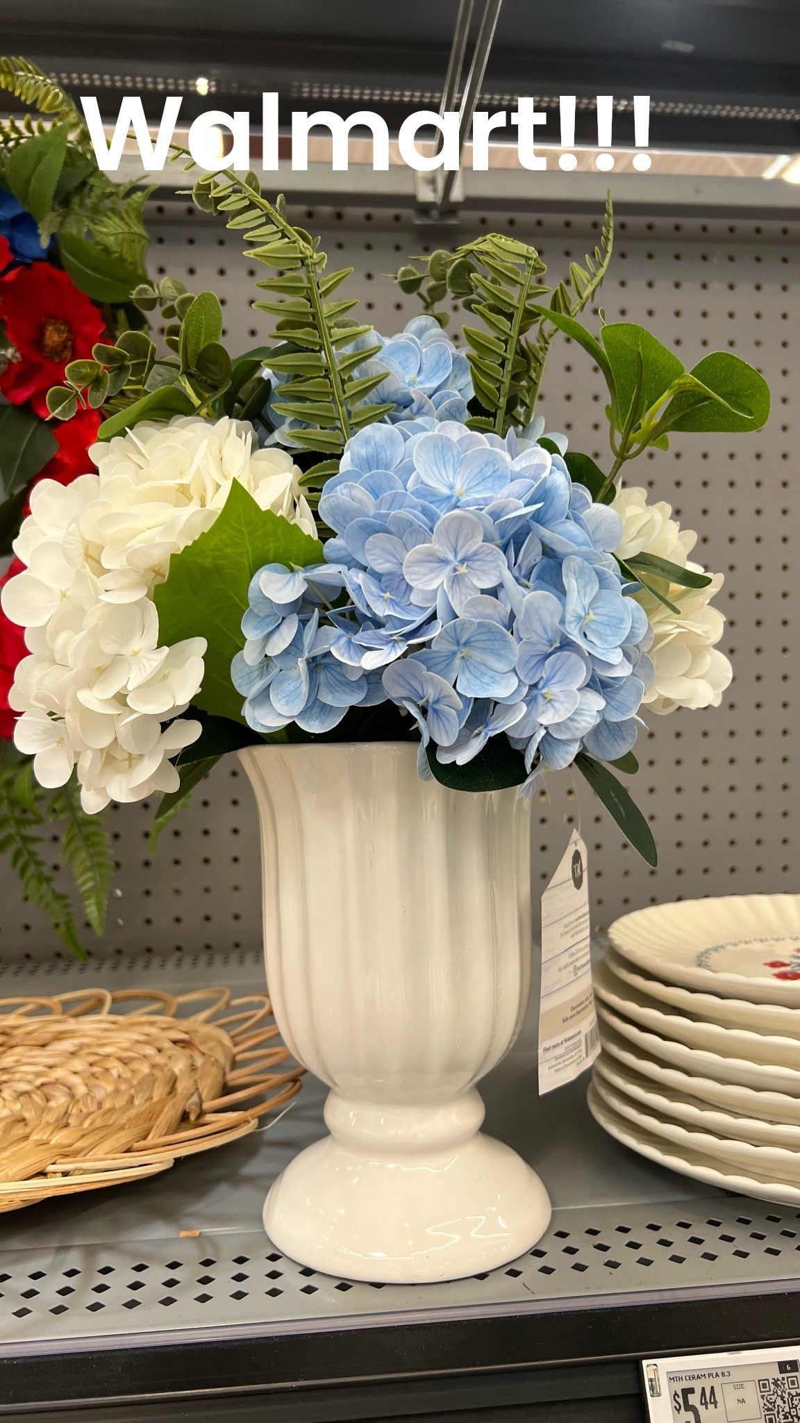 Este centro se mesa es perfecto !
#memorialday #homedecor #centerpiece #tablecenterpiece #mytexashome

#LTKvlog #LTKSeasonal #LTKHome