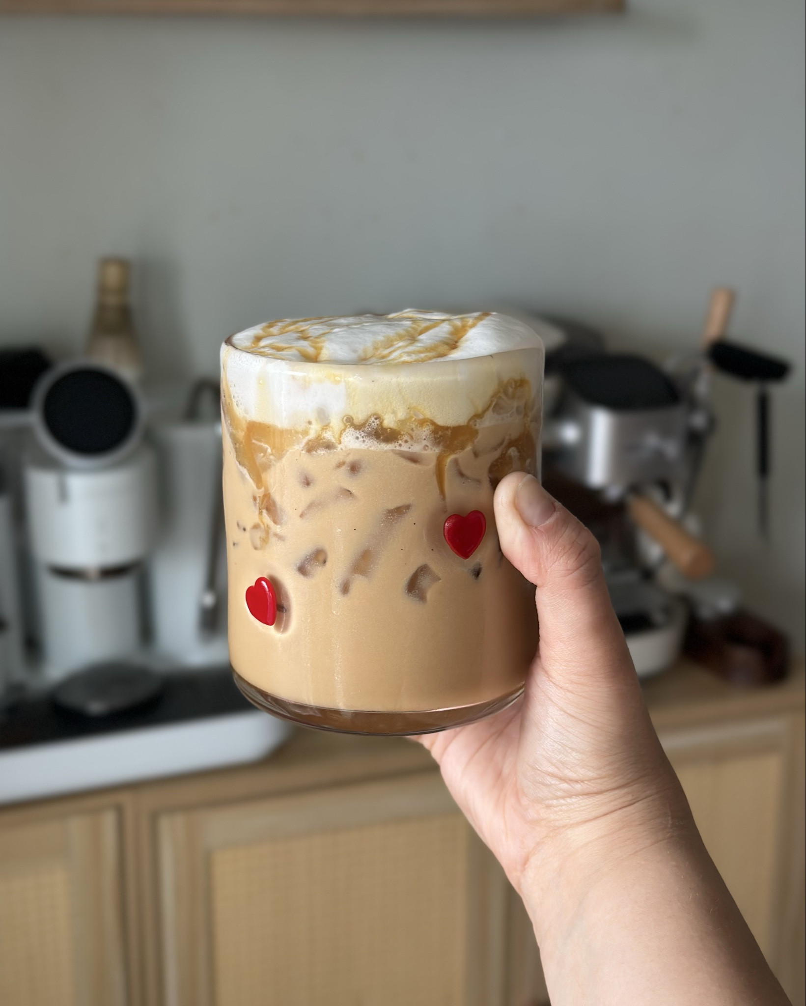 Found the CUTEST heart cup at Target 🩷
Perfect for Valentine’s iced coffees, cold brew, or matcha ✨
Linking it here before it sells out 


#LTKSeasonal #LTKFindsUnder50 #LTKHome