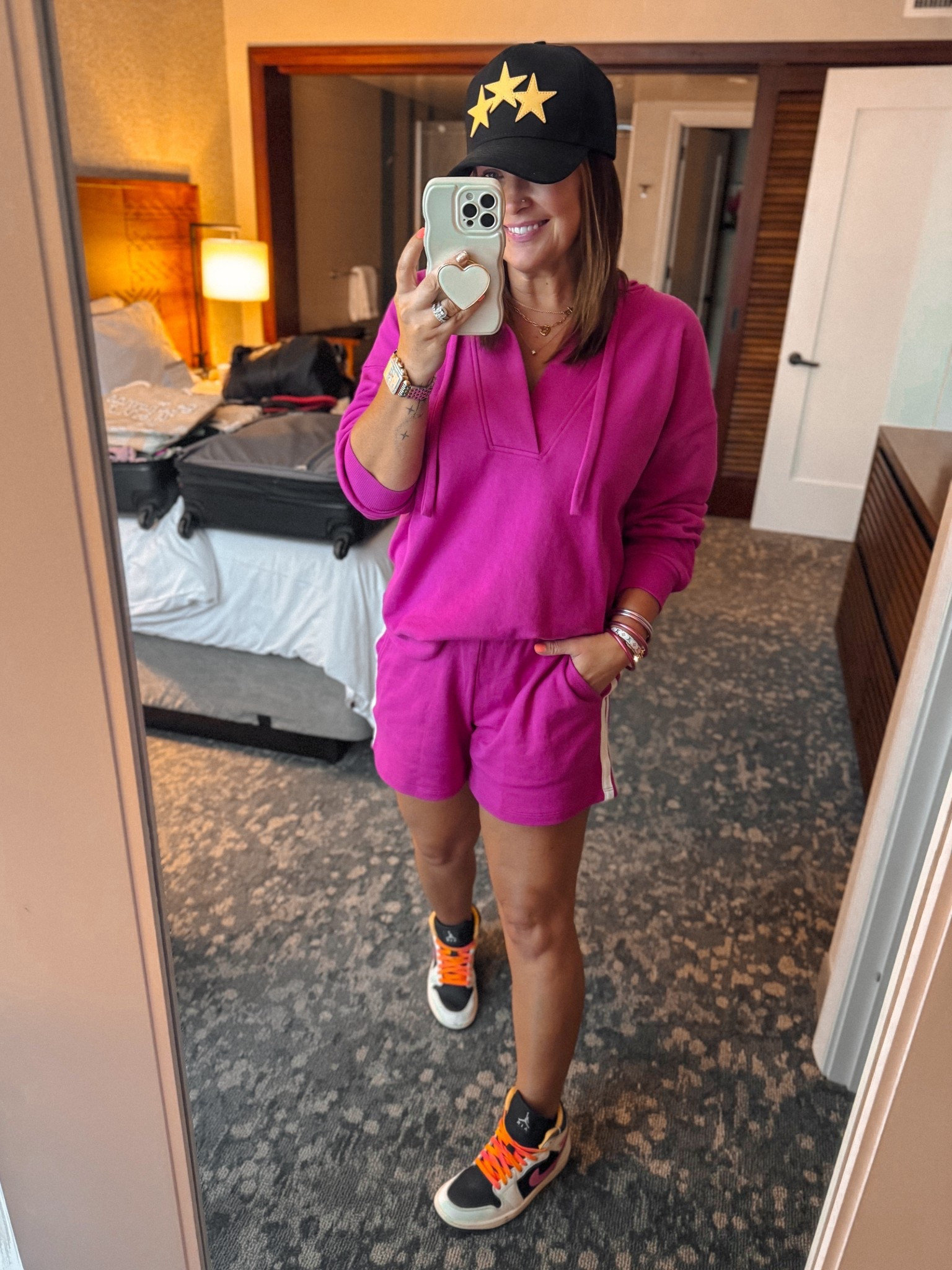 Travel fit to Maui ✈️🌈🌺
I have this comfy Old Navy set in blue too. It’s lightweight and perfect for spring + summer.


#LTKootd #LTKTravel #LTKOver40