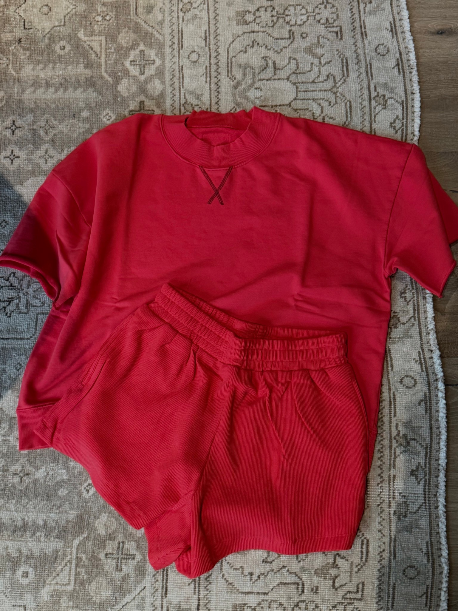 I have been loving daily drills sets! 

Size: m/l

Dressupbuttercup.com #dressupbuttercup #dederaad


#LTKmomlife #LTKdayinmylife #LTKSeasonal