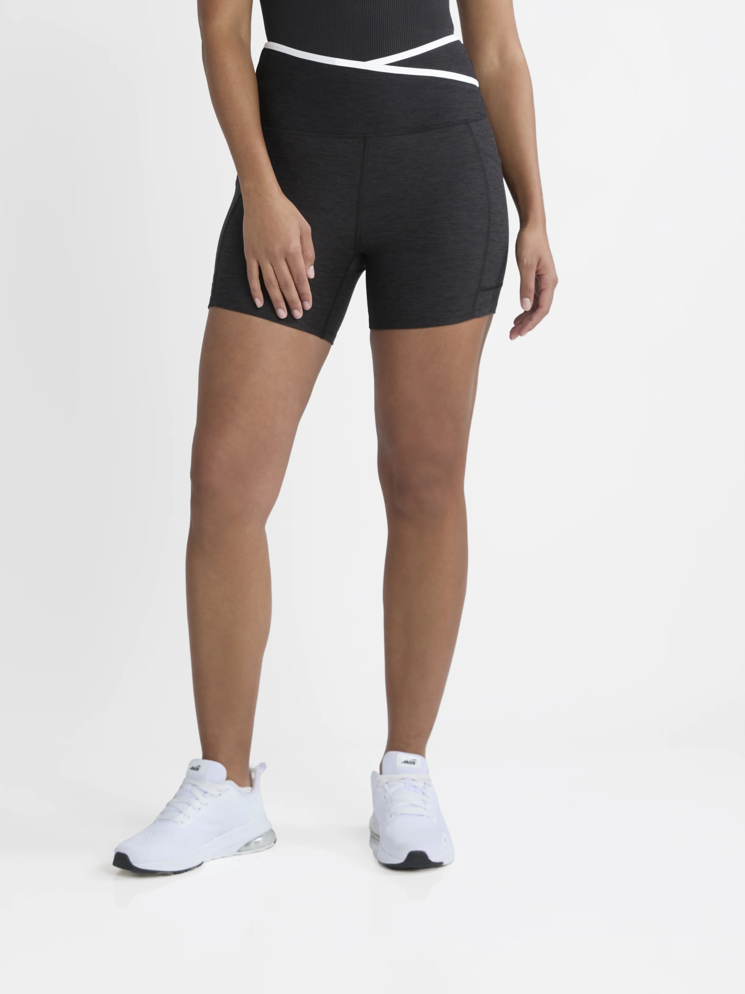 Athletic Works Women's and Women's Plus ButterCore Tipped Bike Shorts, Sizes XS-4X | Walmart (US)
