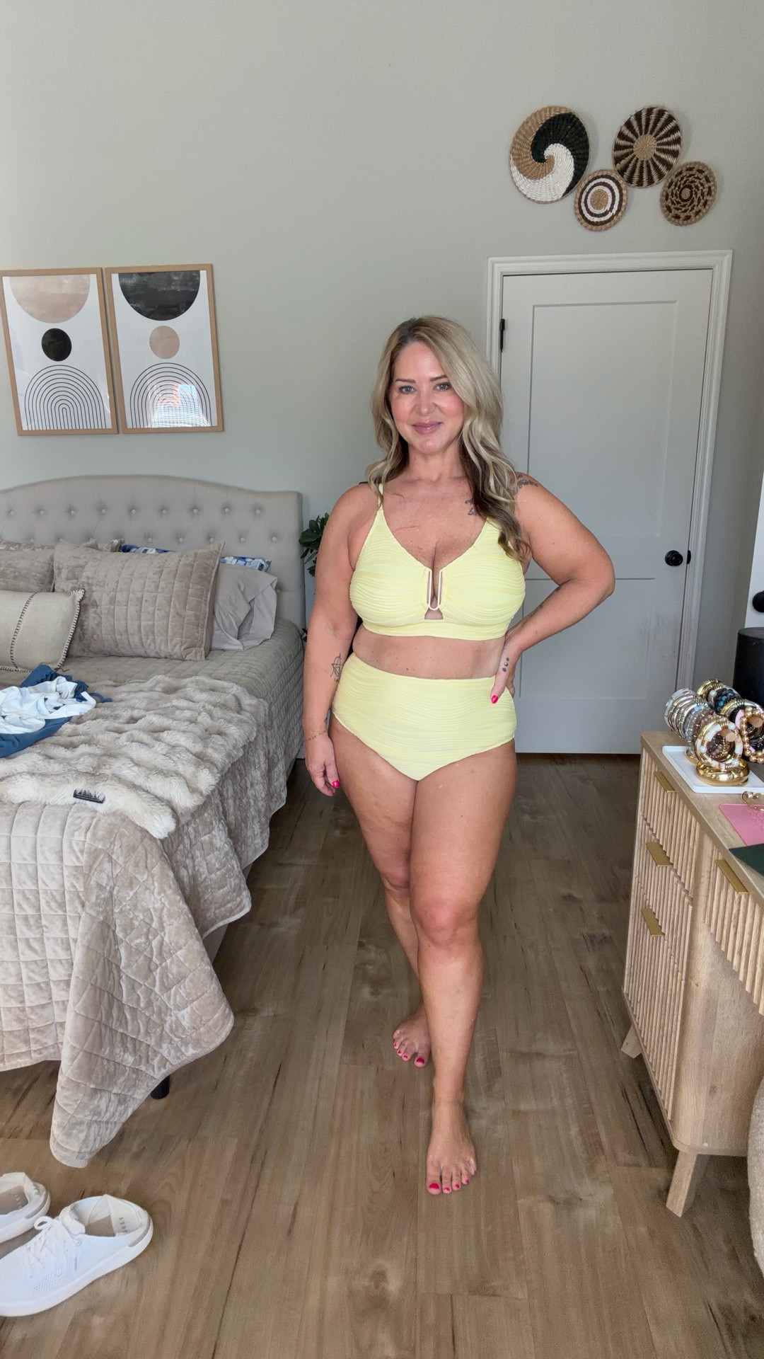 Size large 

#LTKOver40 #LTKSeasonal #LTKMidsize