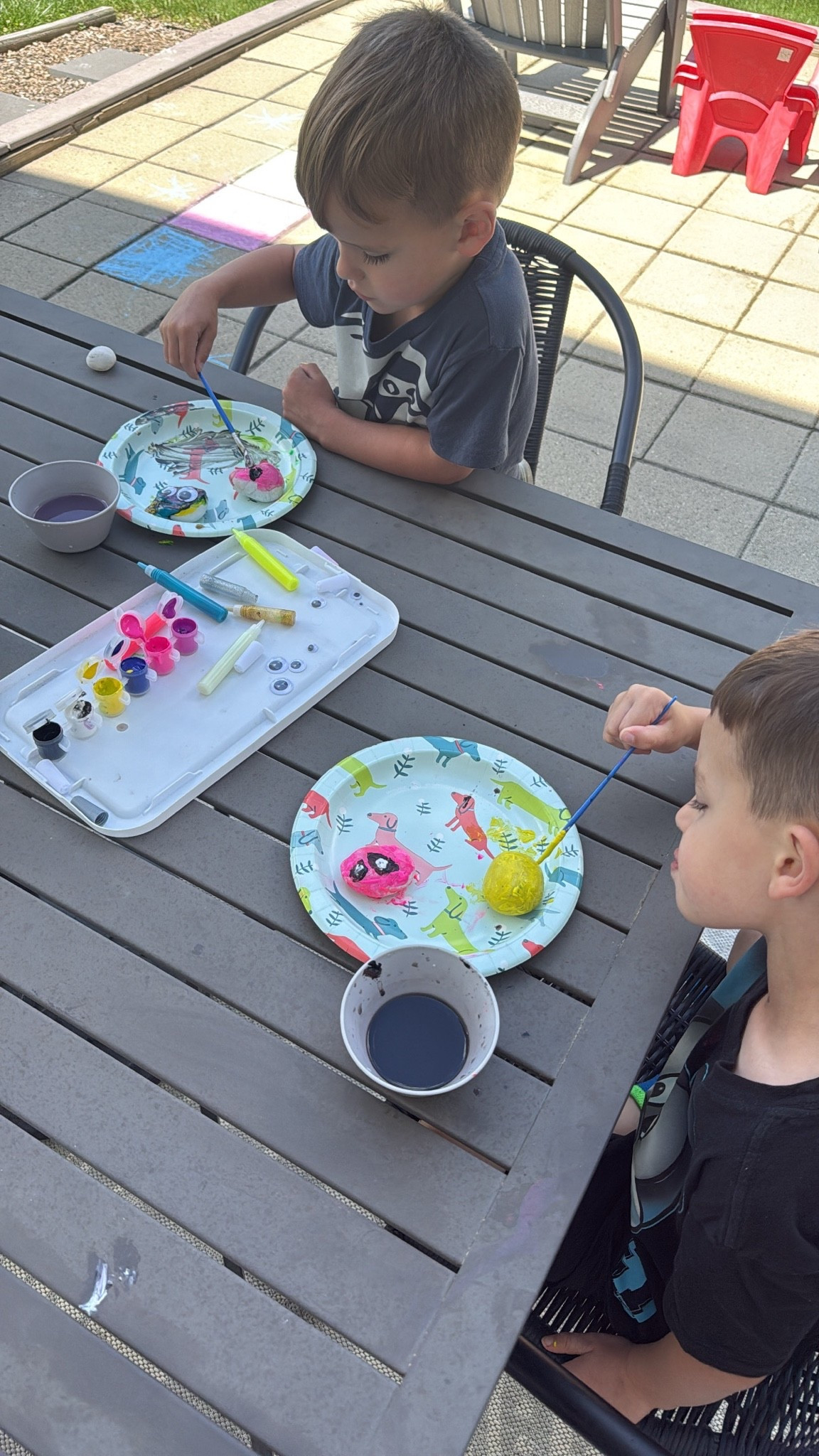 A little sunshine, paint, and keeping twin boys busy for more than 10 minutes 😂☀️
This rock painting kit has already been worth it. Such a fun outdoor activity for summer afternoons! 🎨🪨