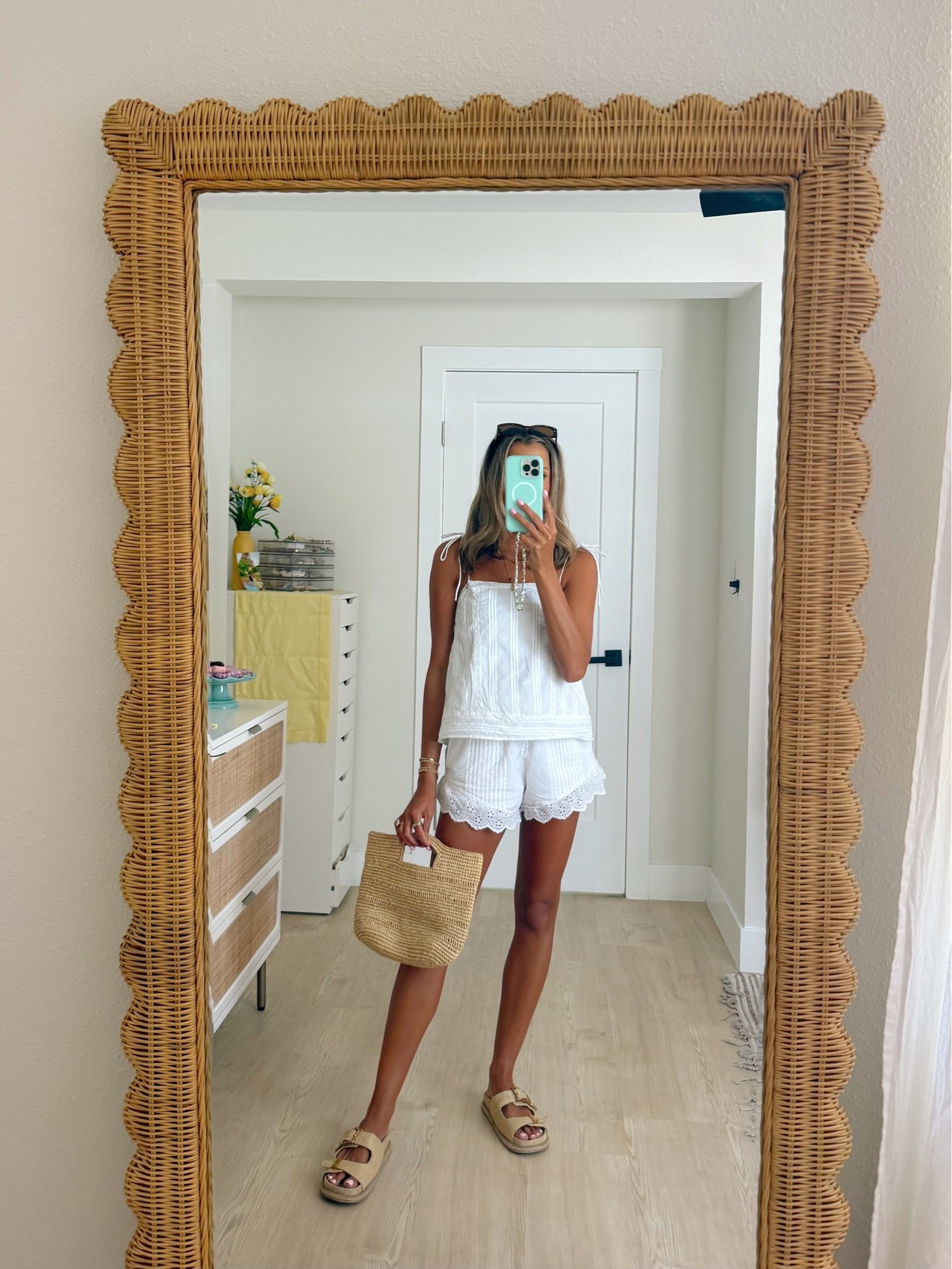 the cutest white set from Abercrombie! 💕✨