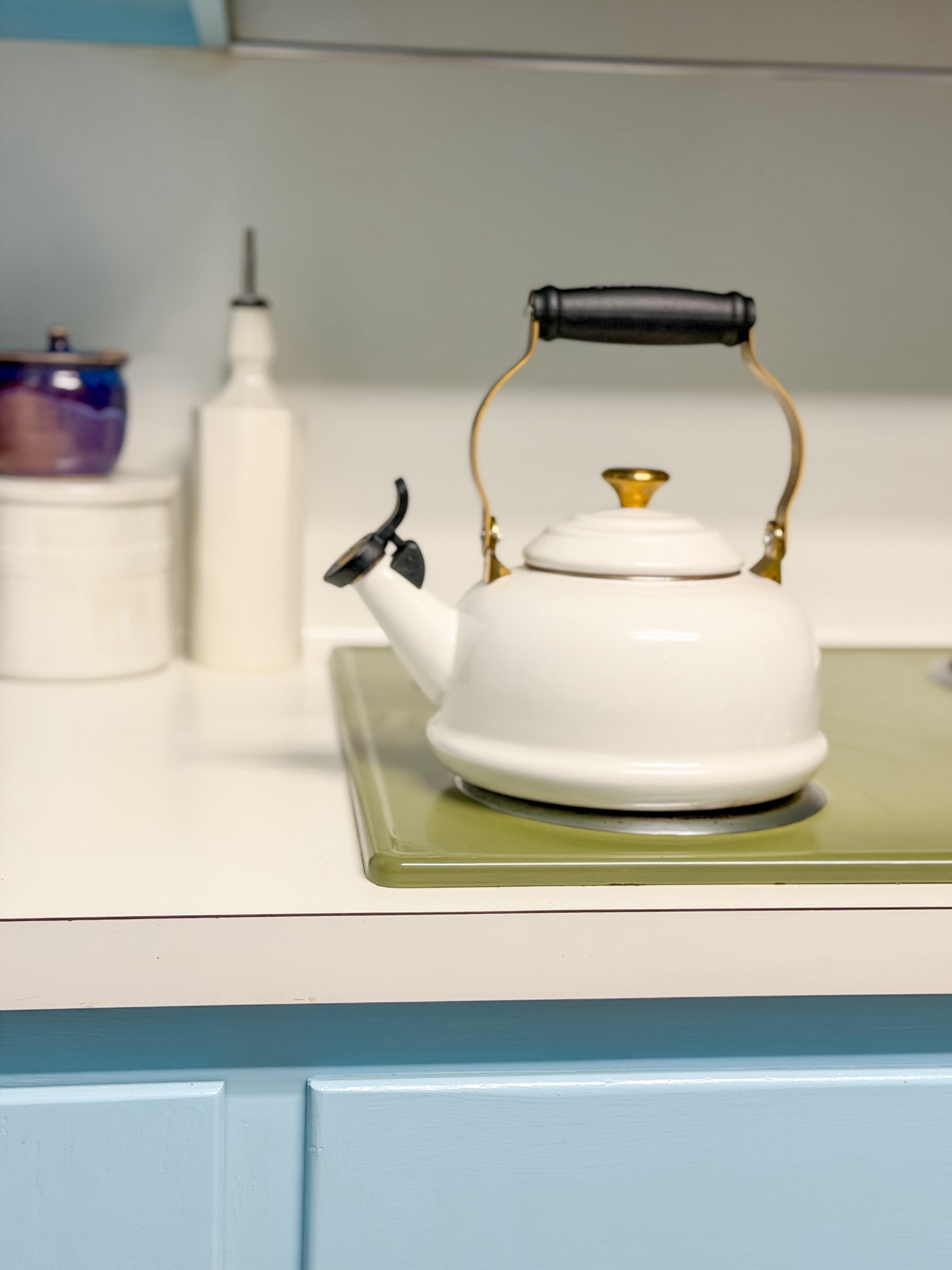 I use this little kettle all the time and I love the gold accents 