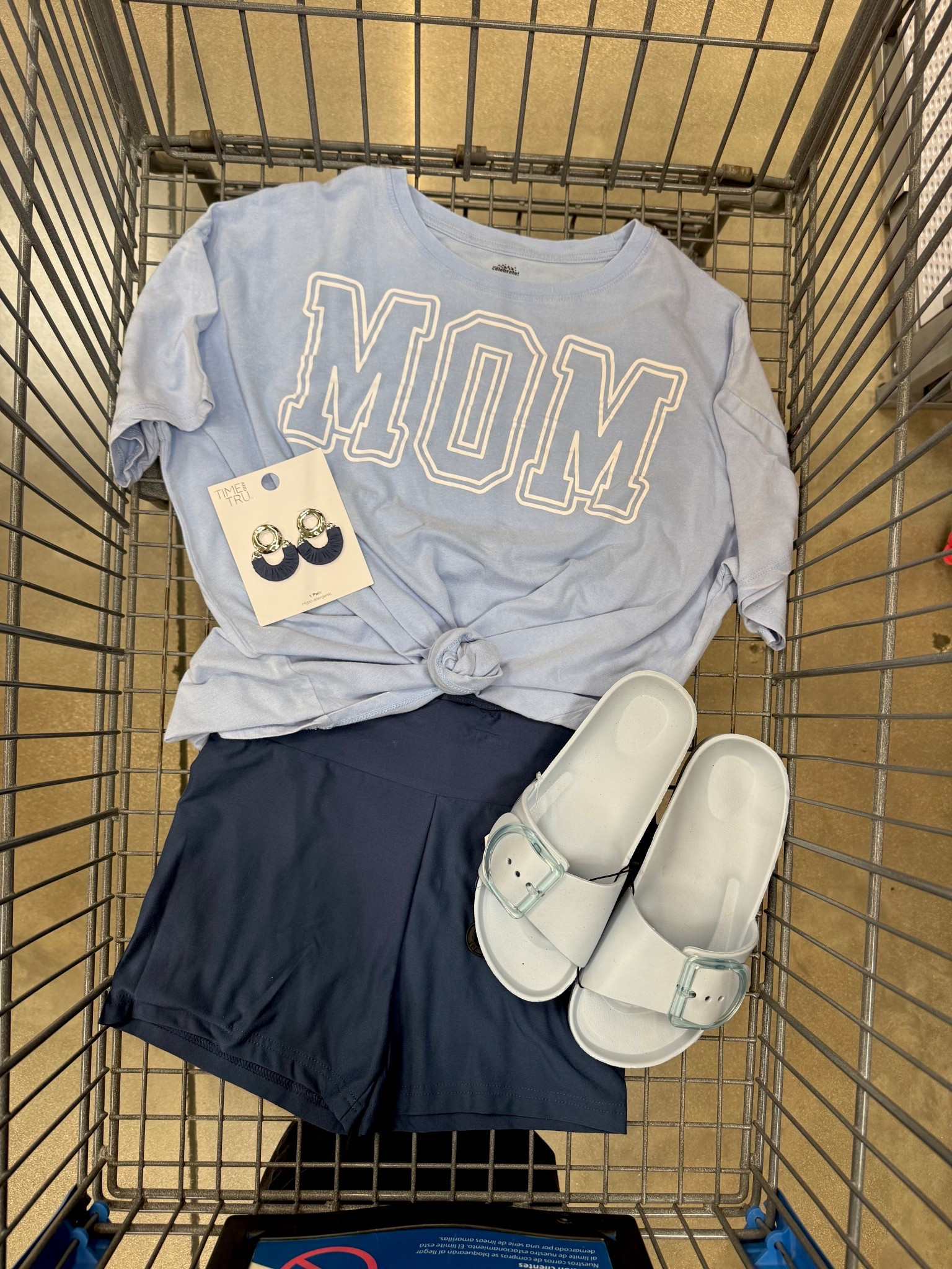 Walmart outfit idea 💙

Walmart fashion, Walmart style, affordable fashion, casual outfit 

#LTKgrwm #LTKFestival #LTKootd