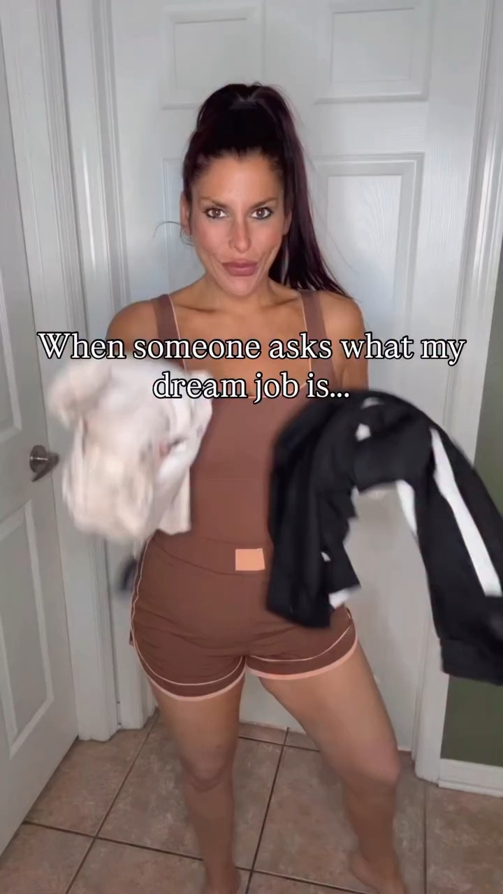 I’m sorry but I really feel like I was put on this earth to be a travel princess! This set is a dream 10/10 catching flights not feelings 

Comment “shop” for details 

#traveloutfit #amazonfashion #amazonfinds #springoutfit #loungsets travel look travel style vacation outfit