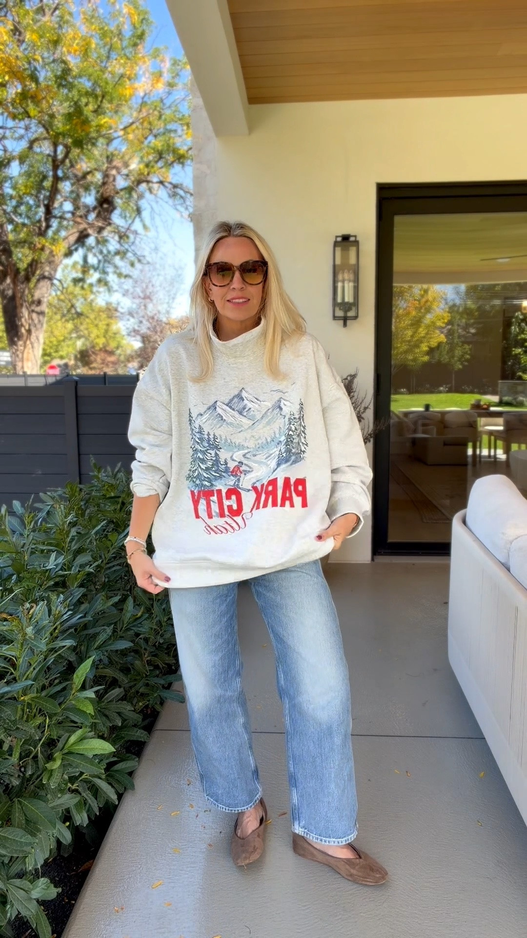 This sweatshirt is so cute!!