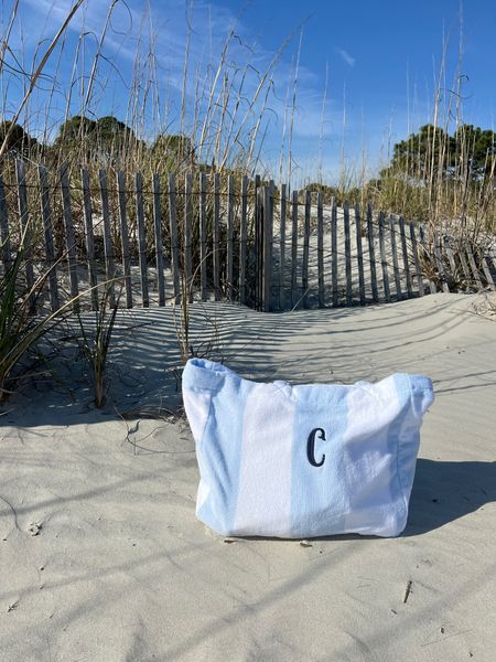 Cutest beach tote (& towels) from Weezie!