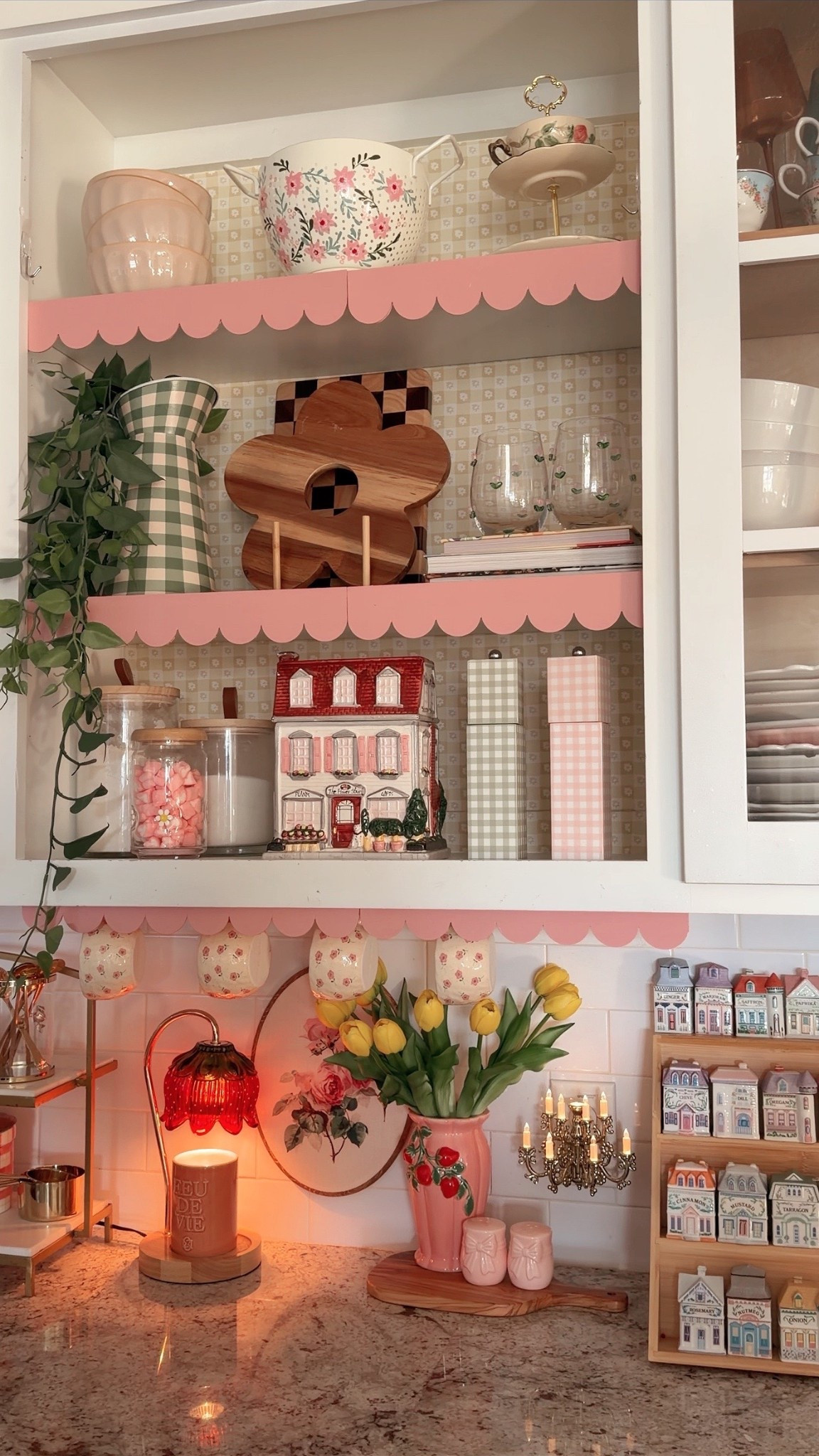 Kitchen is feeling VERY spring! 🌸🌼