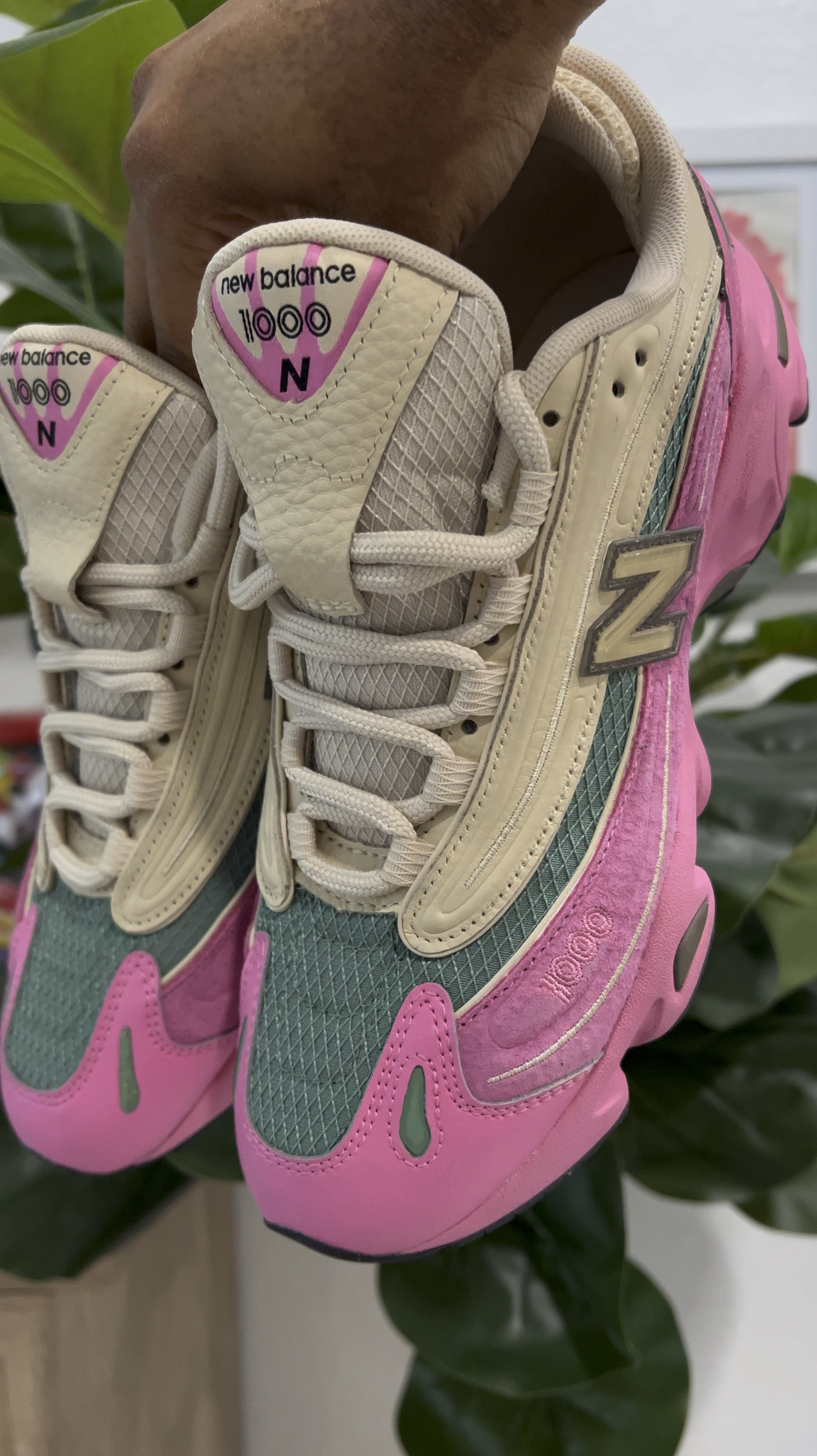 Obsessed with these New Balance 💗💚

#LTKVideo #LTKShoeCrush