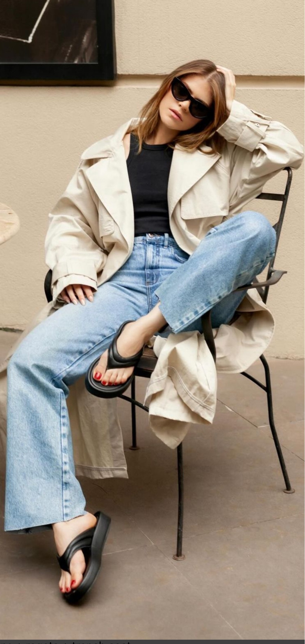 Look casual basico e lindo:
Jeans, camiseta, casaco e um chinelinho mais arrumado e super confortável 

Sapato: 35

#LTKbrasil