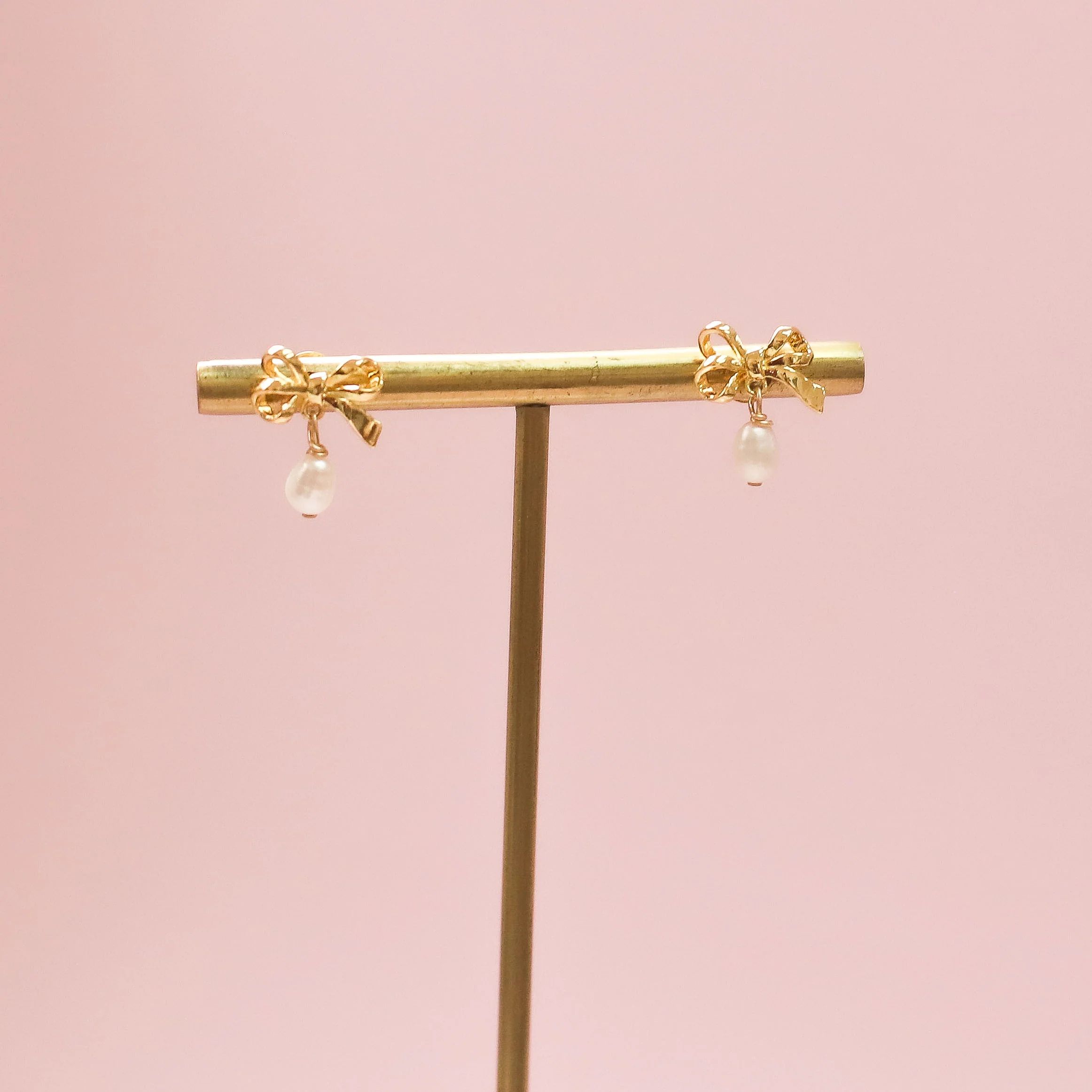 Bow-tiful Gift Earrings | Taudrey