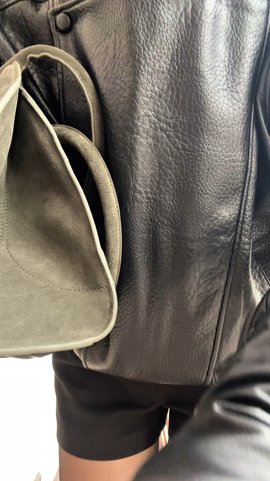 Fit check in city 🖤

#LTKsale #LTKdatenight #LTKaustralia