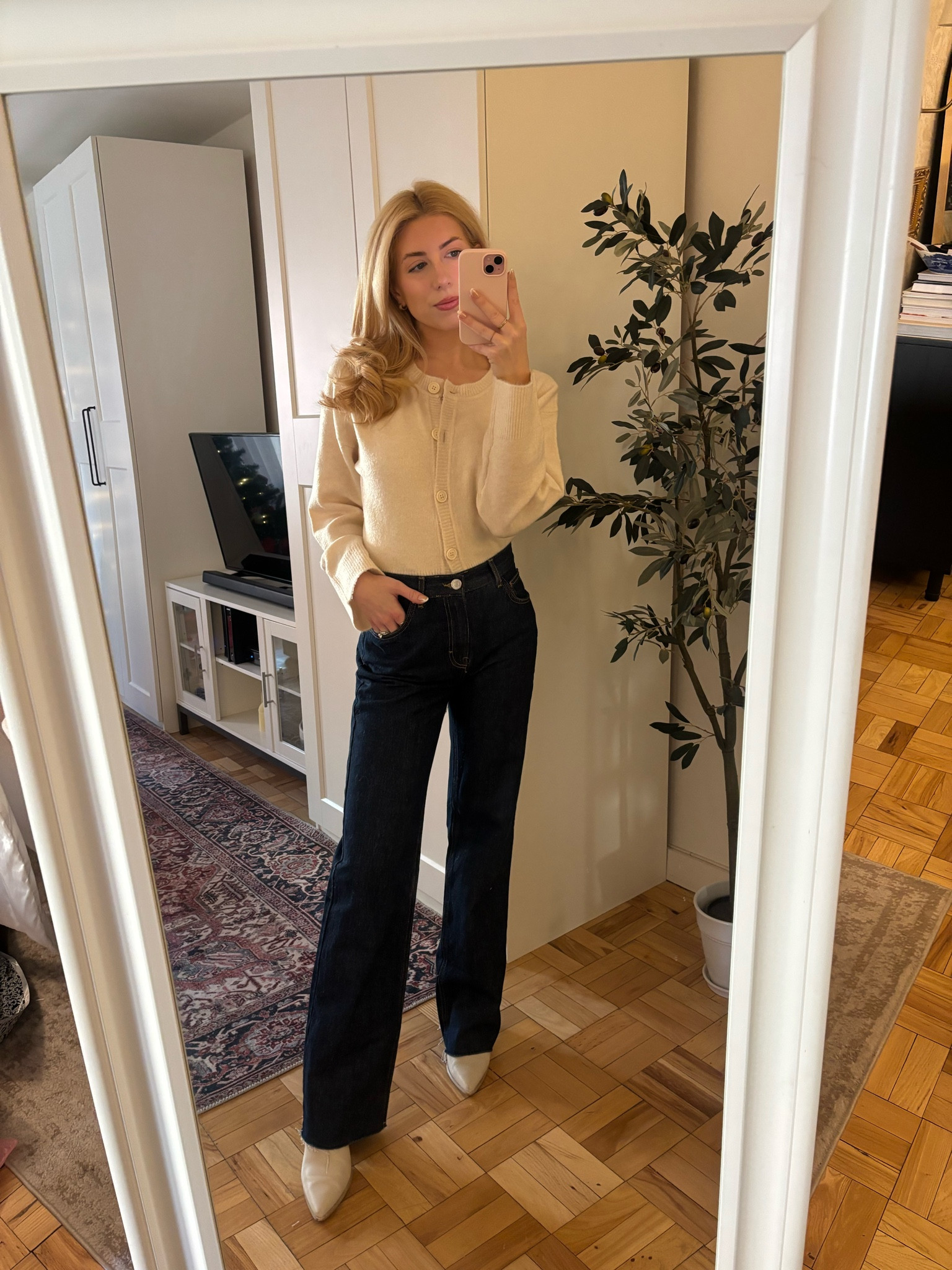 The perfect cream cardi! 

#LTKGiftGuide #LTKHoliday #LTKFindsUnder100