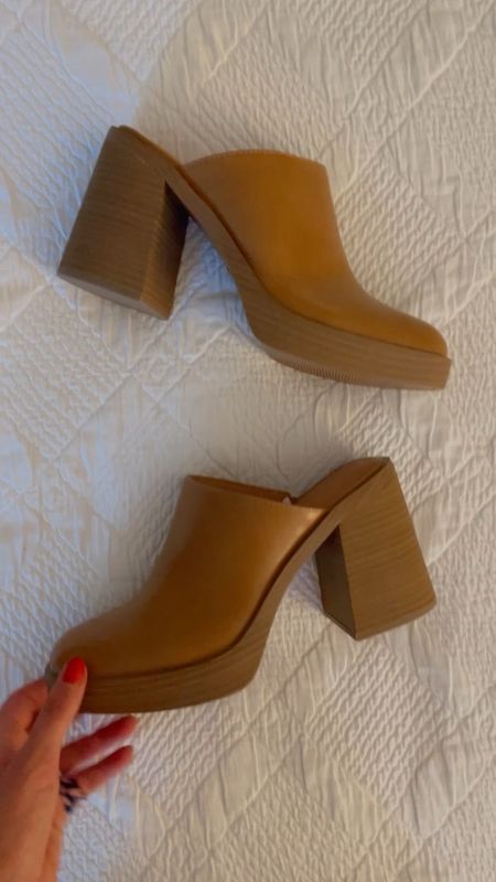 Fall find on sale - heeled clogs from Target. 20% off this week!

Fit true to size and come in black

#LTKfindsunder50 #LTKshoecrush #LTKSeasonal