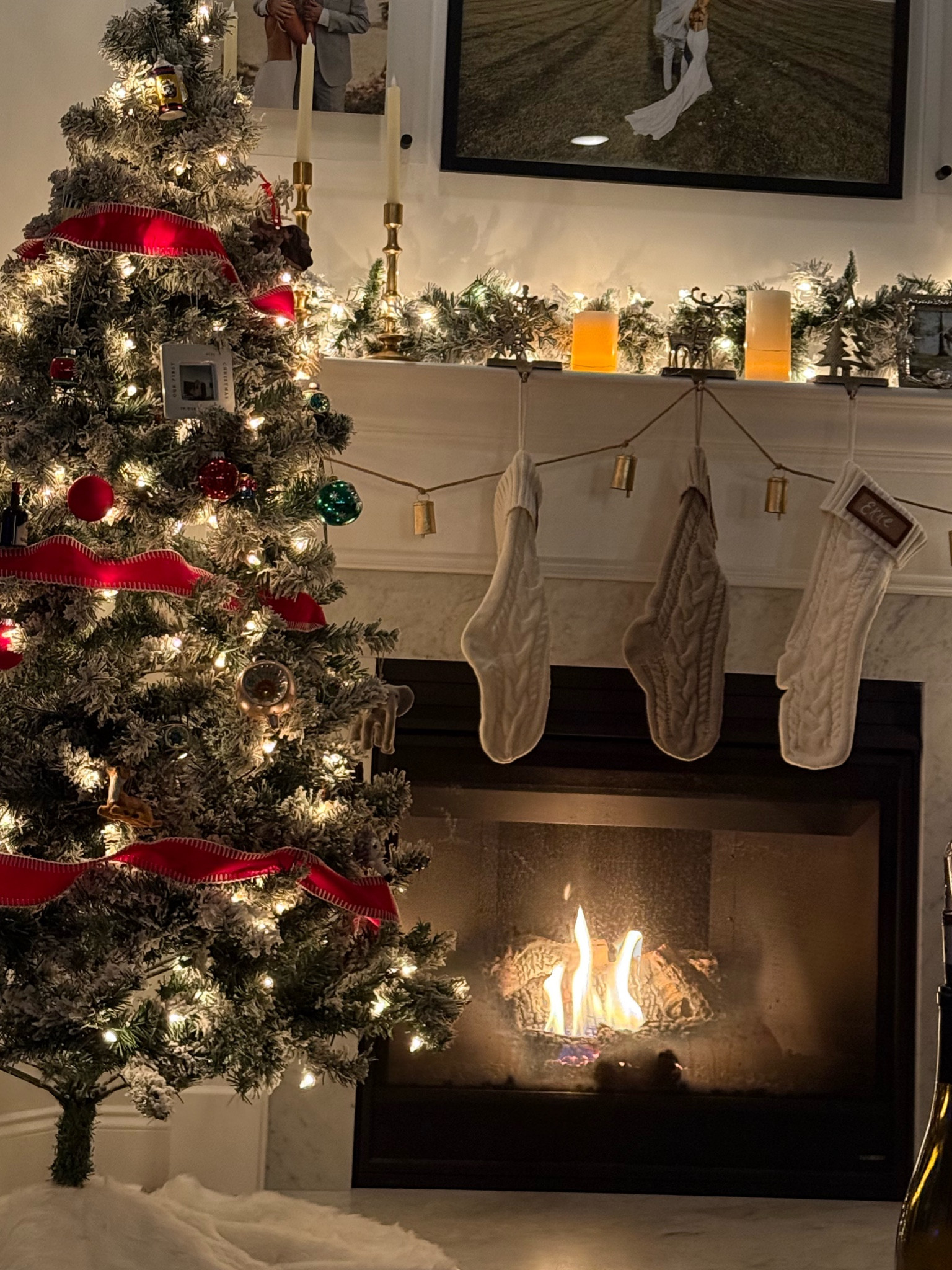 Christmas mantel & tree 🎄🫶🏼✨

#LTKHoliday #LTKSeasonal