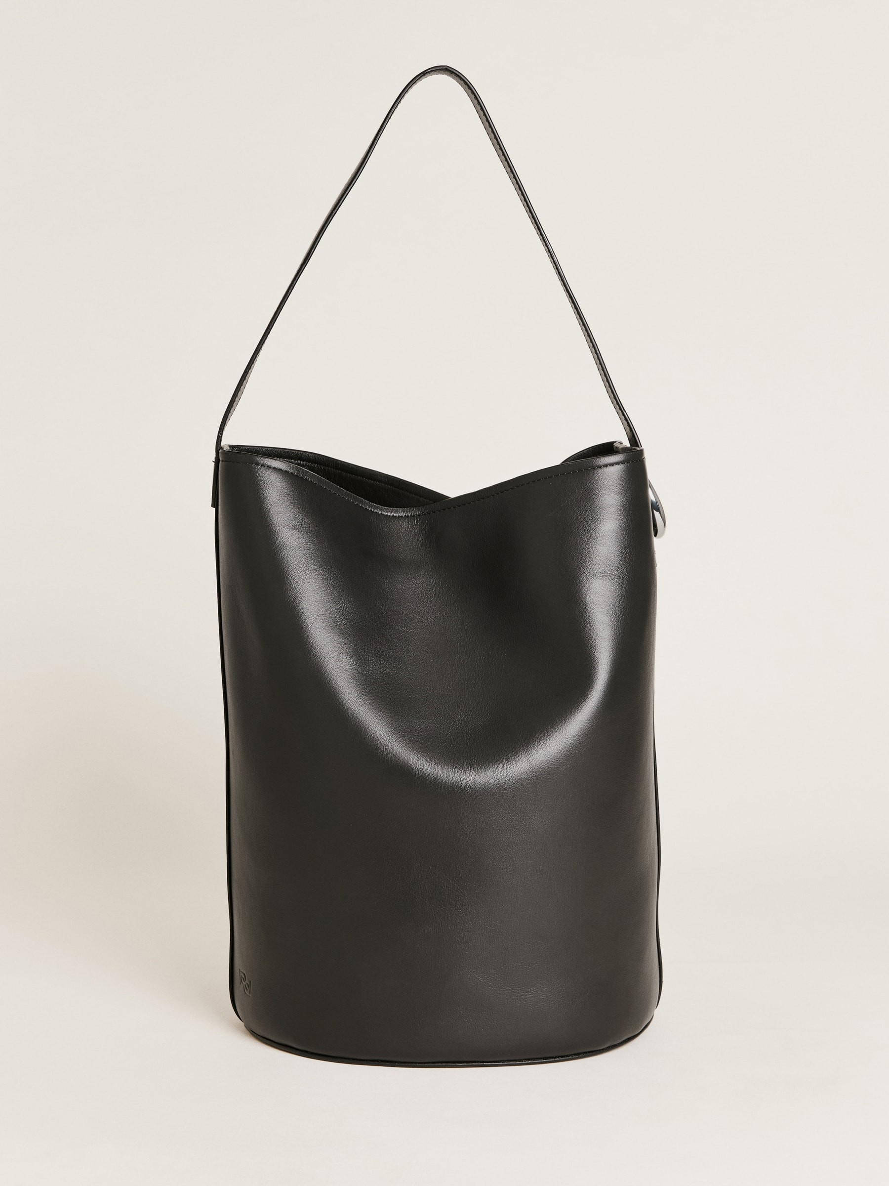 Seleena Bucket Bag | Reformation (Global)