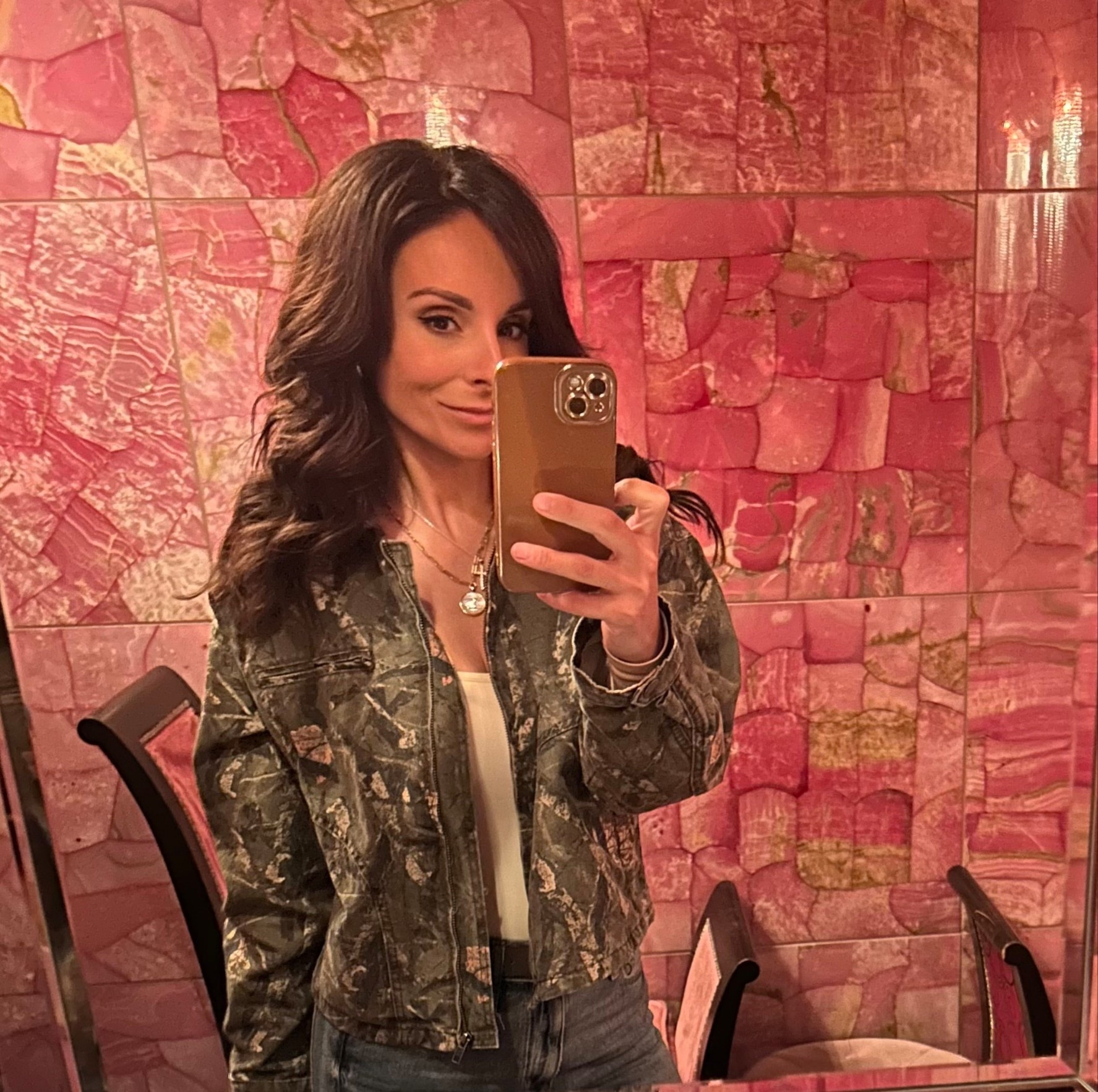 Fun date night in downtown Boise! Loved this lightweight camo jacket and bodysuit combo! Got this one at TJ Maxx but I’ll link some great look a likes below. 🙌

#LTKHoliday #LTKmomlife #LTKGiftGuide