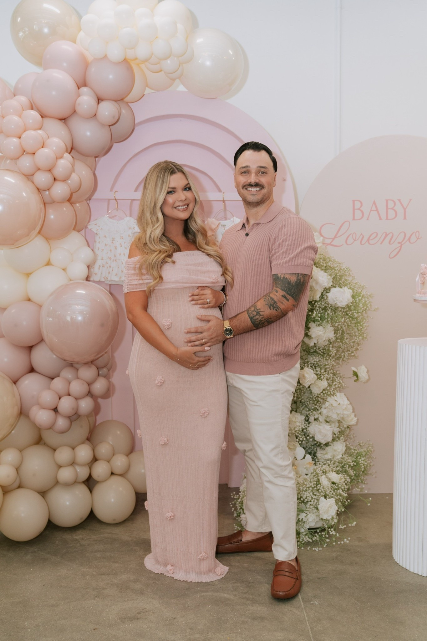 Baby shower of my dreams 🩷 felt so confident in this off the shoulder knit dress! #babyshower