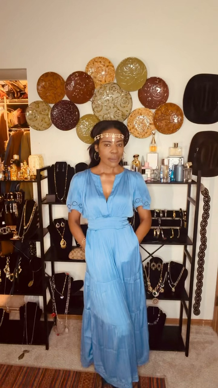 The Dress Every Woman Needs from TJ Maxx 😍 Affordable & Chic Finds The dress every woman needs 💕 I found this gorgeous, affordable dress at TJ Maxx and it looks so classy without the high price tag. This is your sign to stop sleeping on TJ Maxx fashion finds — they always have hidden gems that give designer vibes for less ✨

If you love affordable fashion, everyday glam outfits, budget-friendly dresses, and chic style over 50, this is one you don’t want to miss. Perfect for brunch, date night, or just feeling confident and put together 💃

🛍️ Shop more of my looks here: https://www.shopltk.com/explore/nothinglikesweet_t

#LTKPetite #LTKgrwm #LTKootd