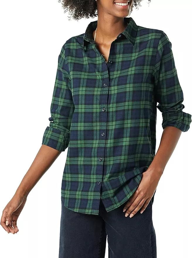 Essentials Women's Classic-Fit Long-Sleeve Lightweight Plaid Flannel  Shirt