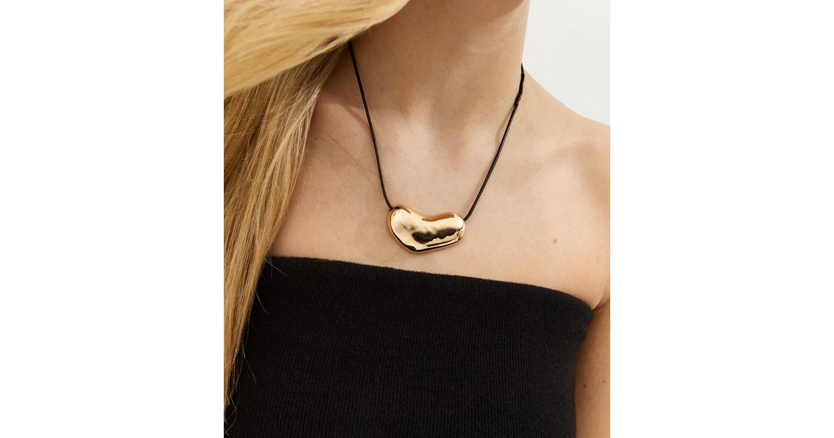 Gold Tone Sleek Oval Dome Rope Necklace | New Look | New Look (UK)