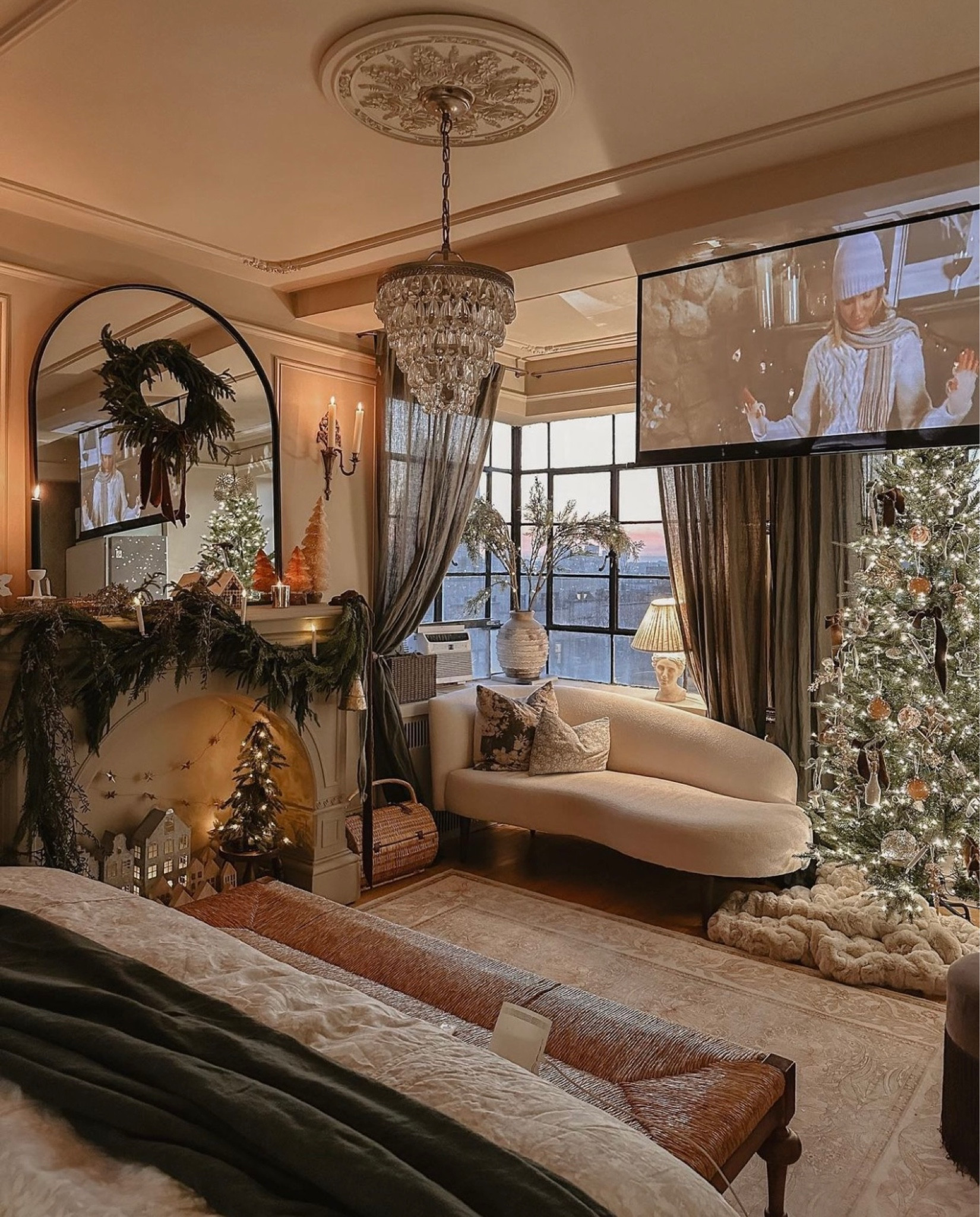 Our cozy bedroom holiday decor🤍

#LTKHoliday #LTKhome