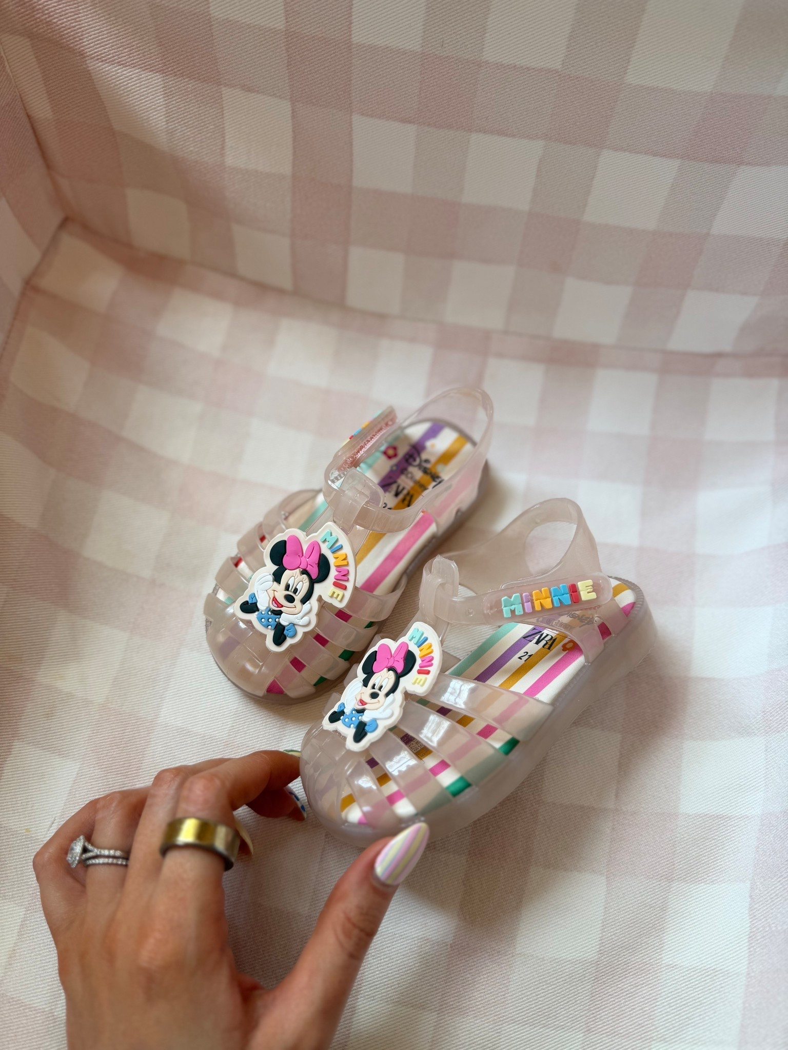 Cutest Minnie sandals I’ve ever seen! Did a size 5.5 for Evie and they fit great!!!! 💘💘 def bringing to Disney!

Disney sandals, Minnie Mouse, Disney girl, fisherman sandals, Zara kids 

#LTKBaby #LTKootd #LTKKids