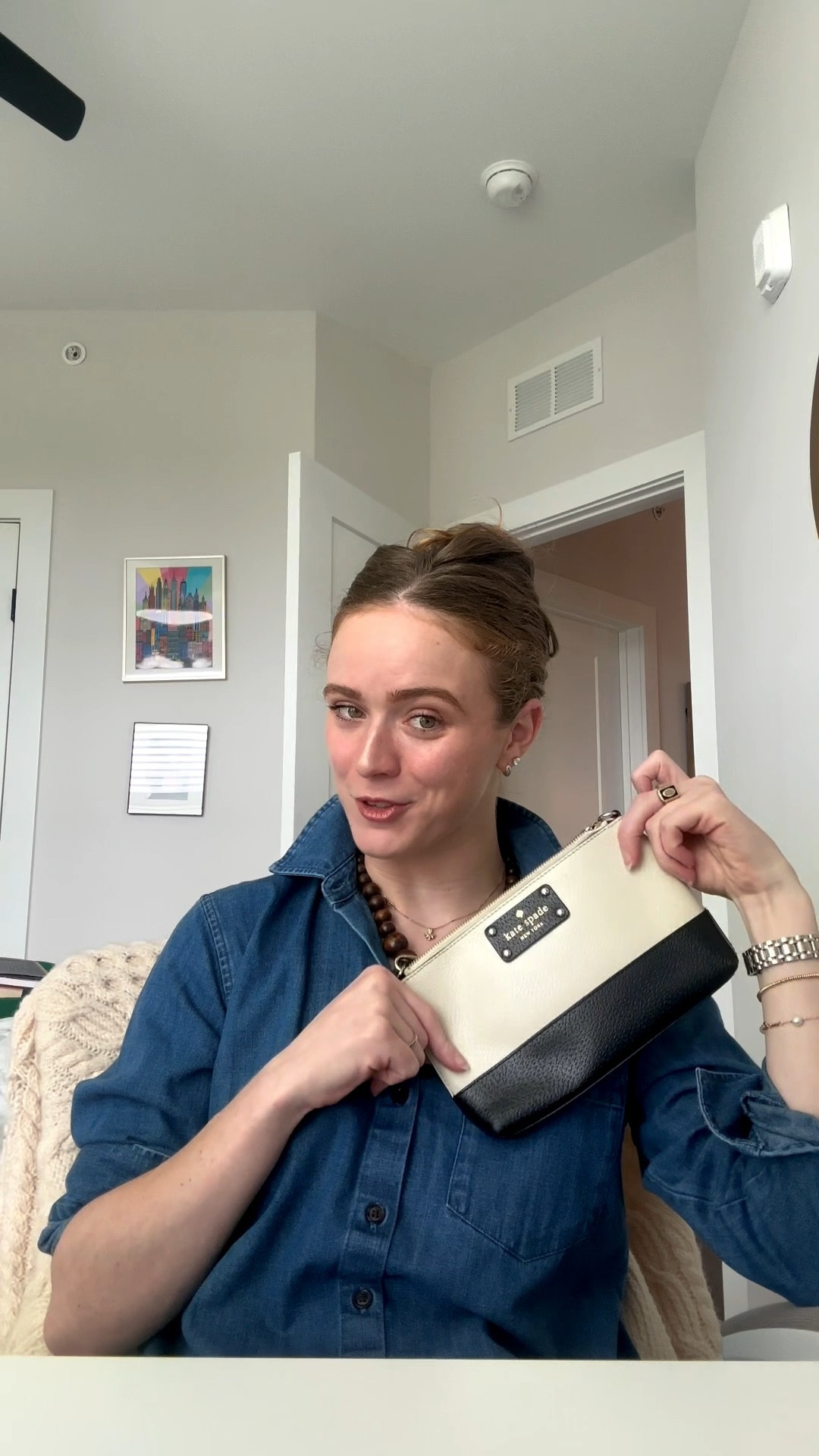 Let’s talk wristlets!!! I love having a smaller bag inside my bigger bag (bag inception???) to bring with me whenever I’m running errands or heading to events!! 