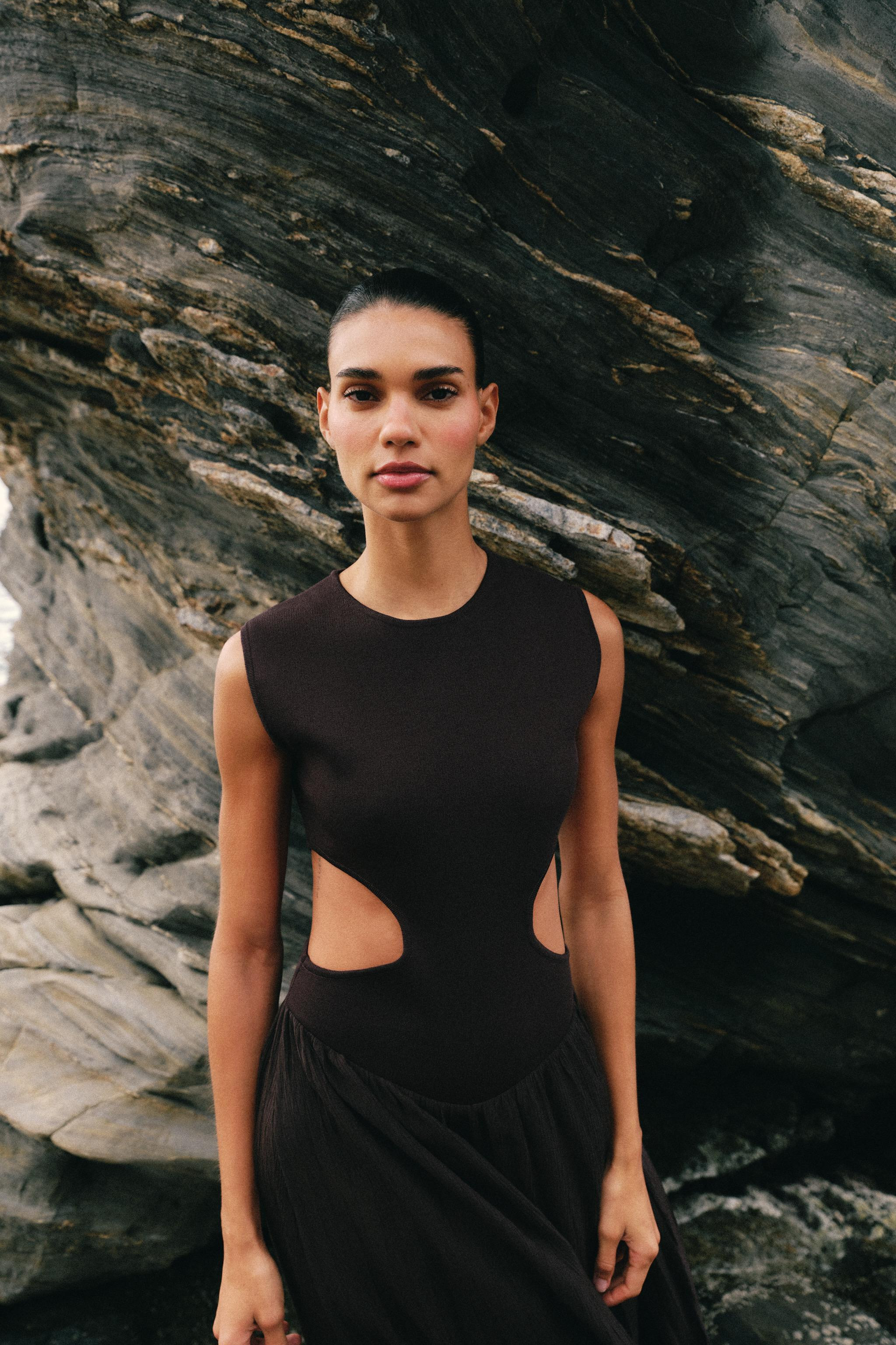 KNIT CUT-OUT DRESS | Zara UK