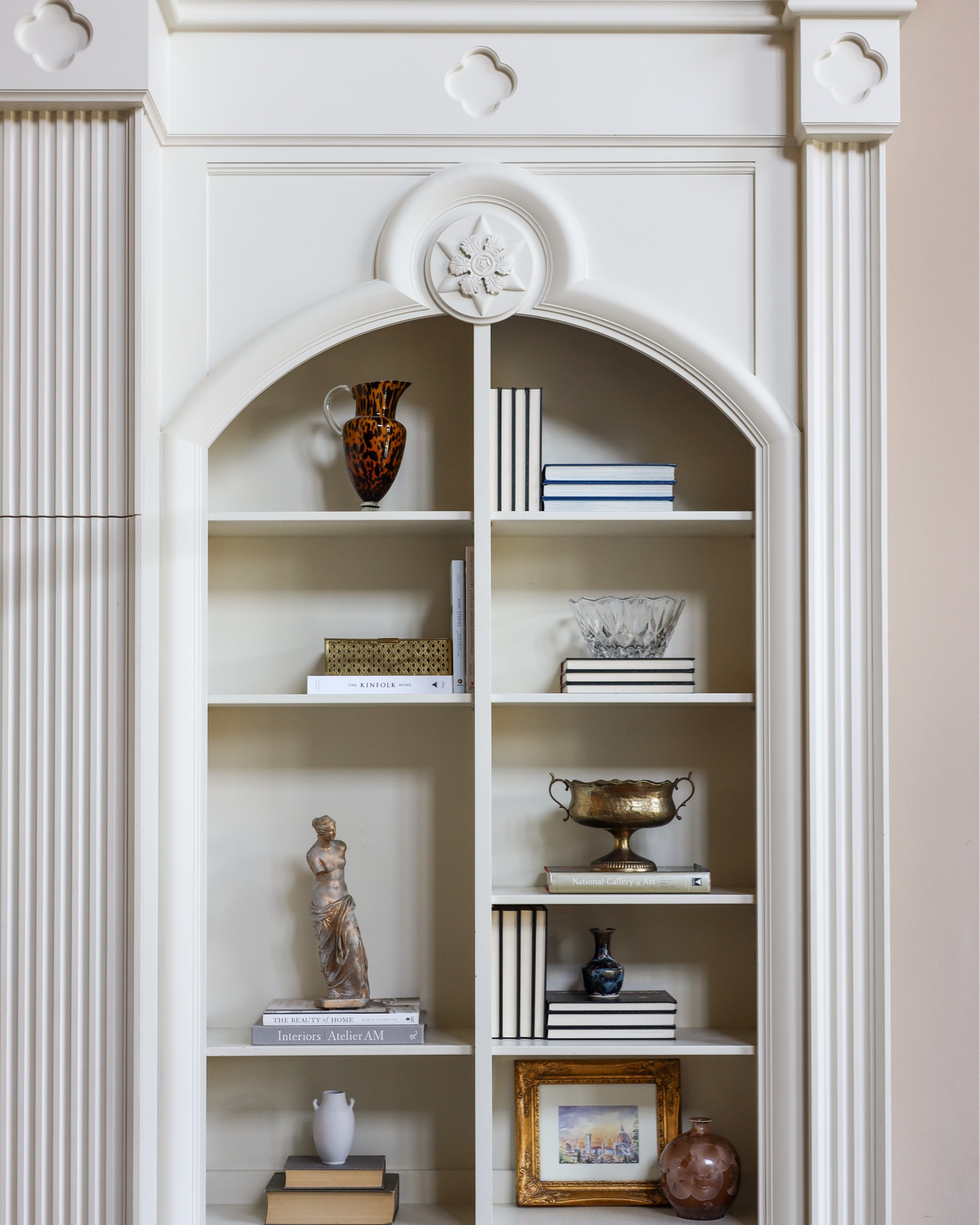 Shelfie 

#LTKhome #LTKstyletip