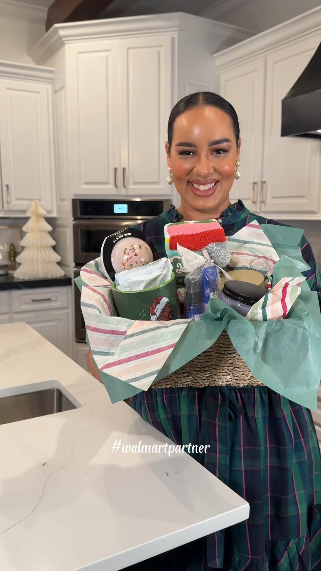 
#walmartpartner This makes a great gift for anyone on your list. You can just customize it based on what they would like! But the snoop dog coffee mug is a must😝 @Walmart, #WalmartPartner, #WalmartHoliday

#LTKHoliday #LTKFindsUnder50 #LTKGiftGuide