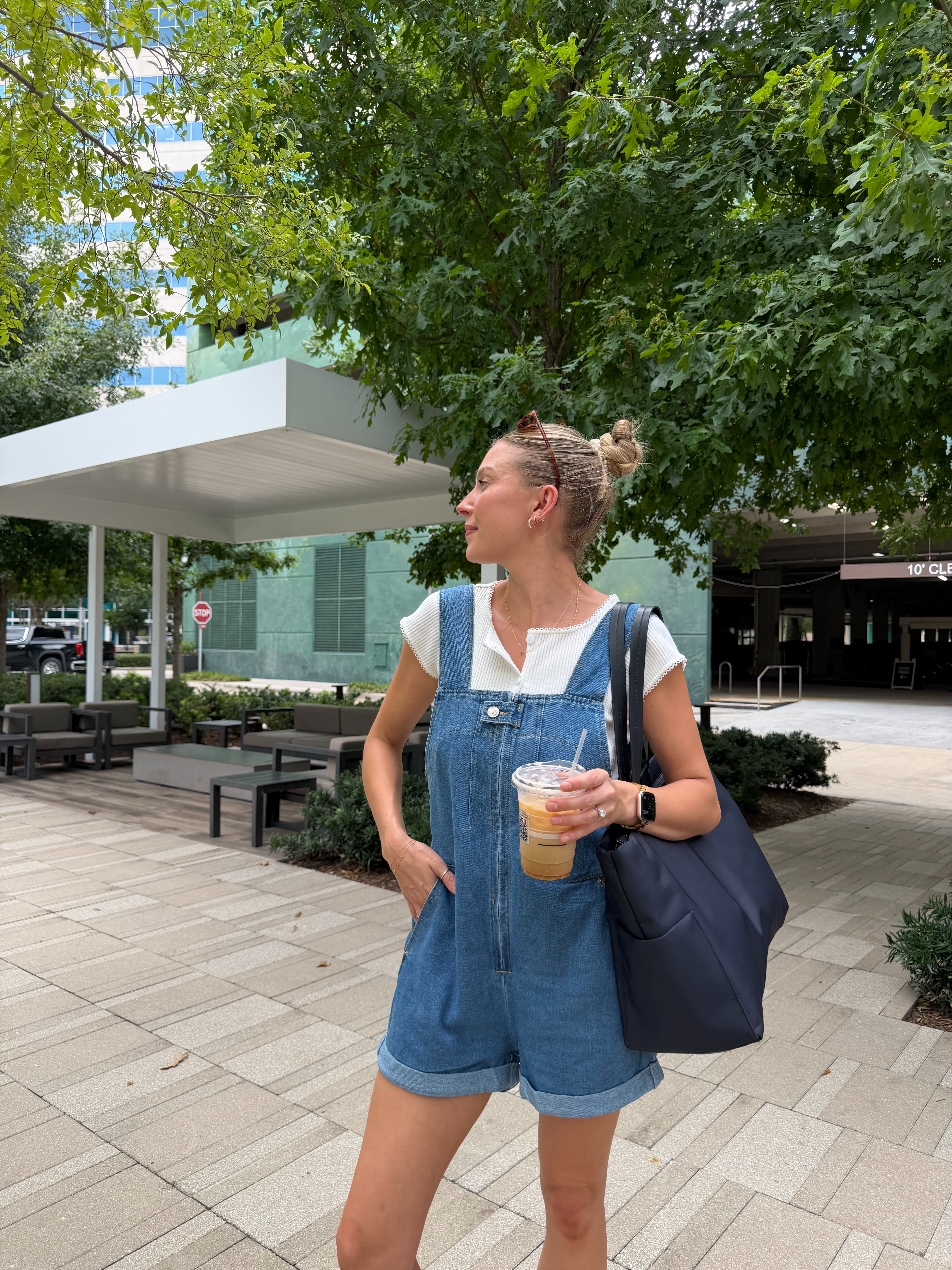 Casual mom look | Wearing small in everything!
 

 #LTKootd #LTKmomlife