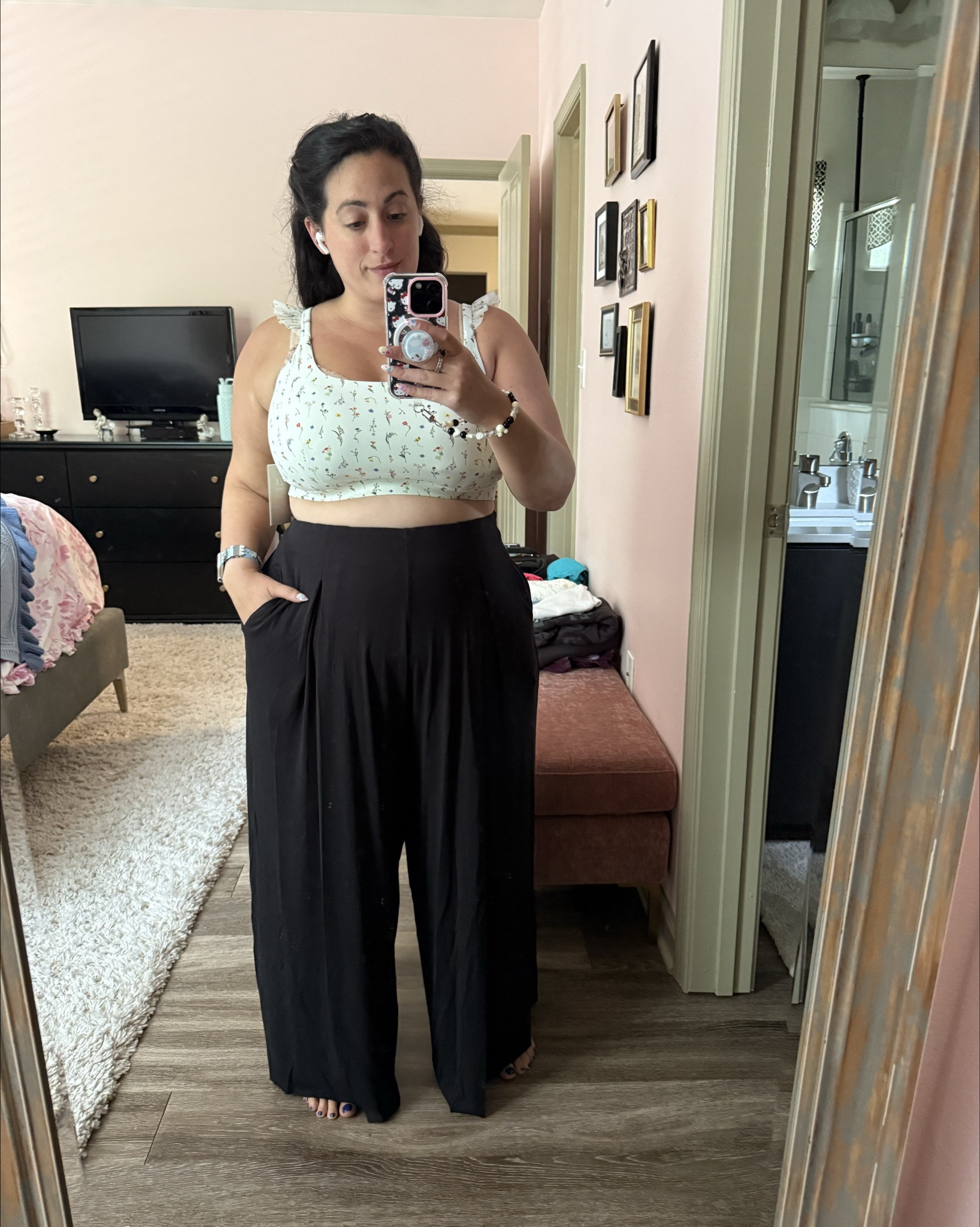 Literally the most perfect flow pants. The material is ribbed and the pleating is a fun details - thank goodness I got the petite length 

#LTKWorkwear #LTKPetite #LTKMidsize