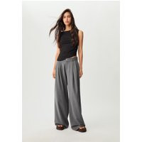 Stradivarius Wide leg smart trousers with darts Dark grey 12 | Stradivarius (UK)