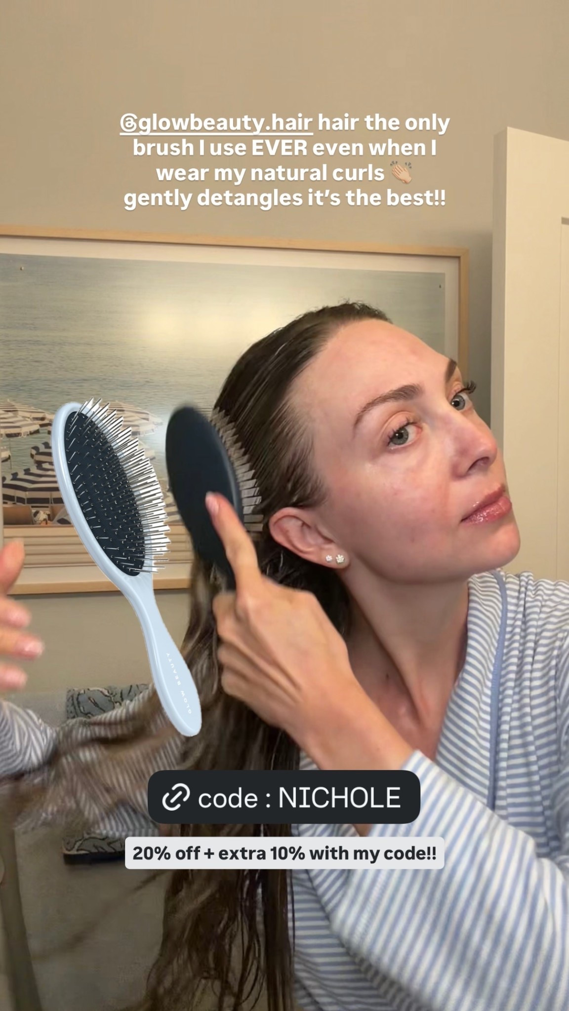 @glowbeauty.hair hair the only brush I use EVER even when I wear my natural curls 👏🏼 
gently detangles it’s the best!! 20% off + extra 10% with my code!!