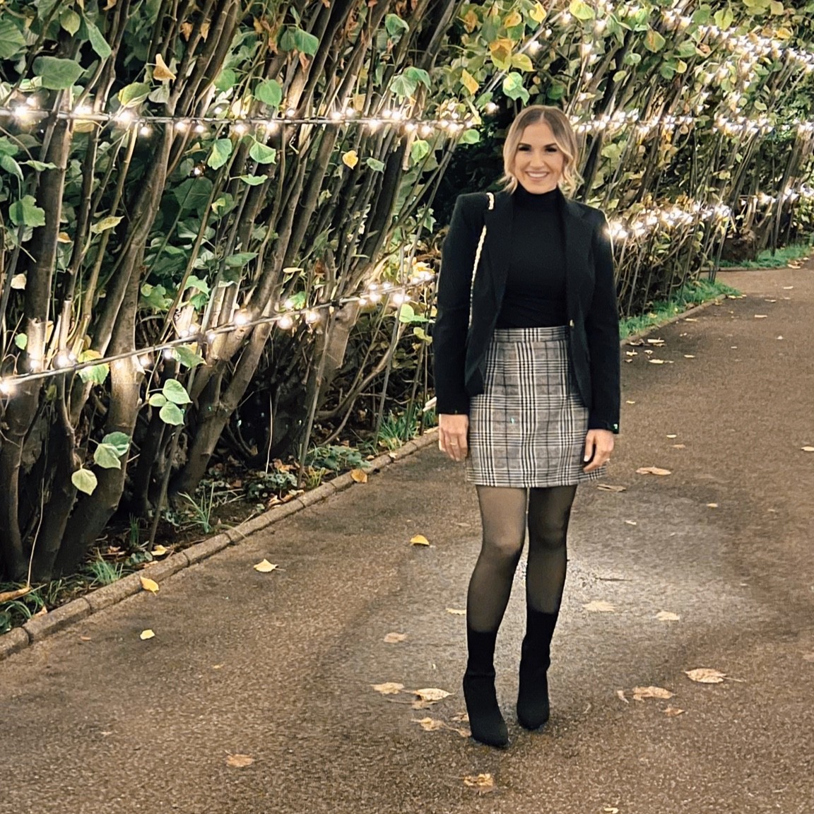 Kensington Palace Gardens 🖤

#LTKunder50 #LTKSeasonal #LTKtravel