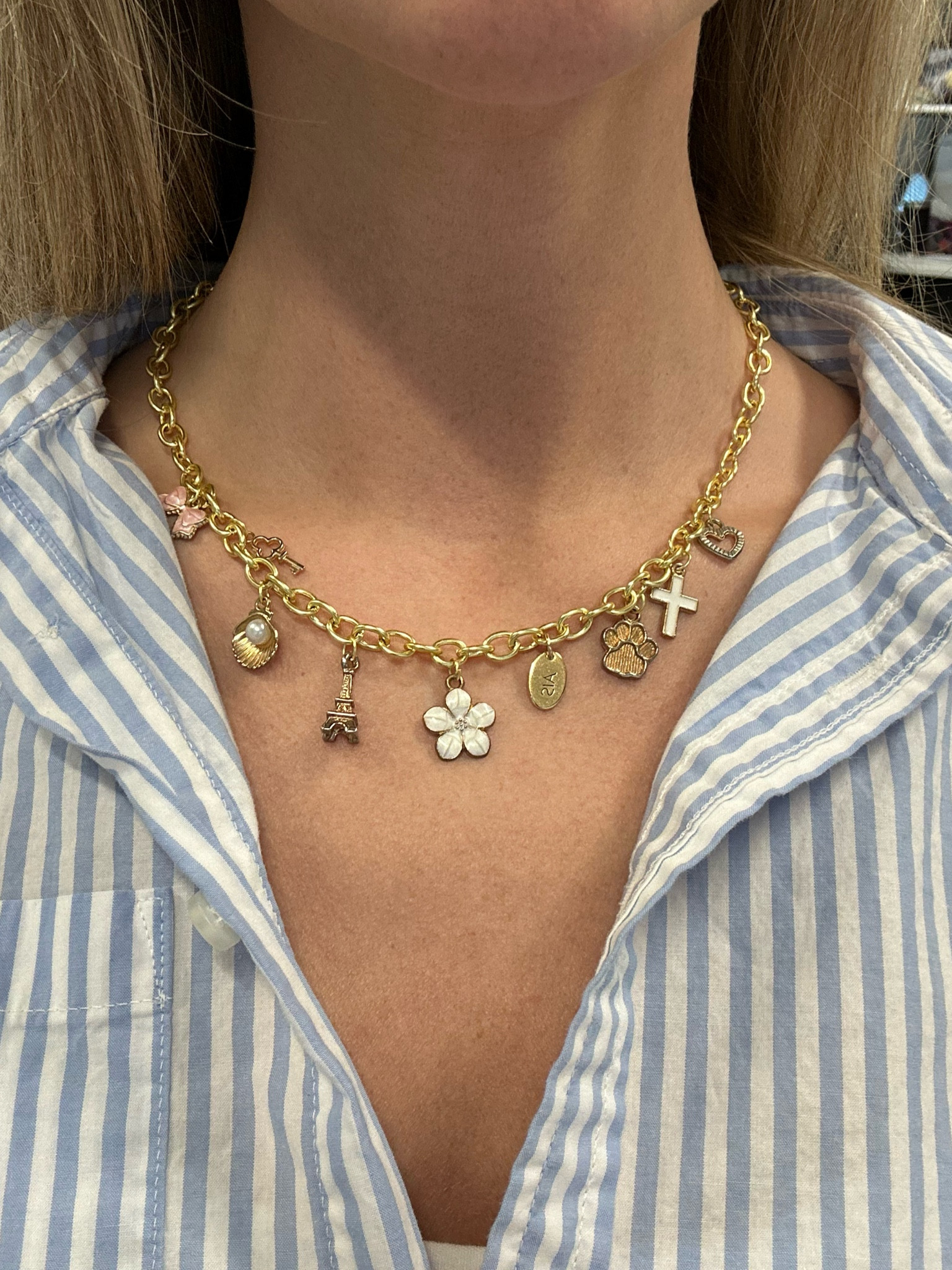 I became obsessed with the chunky charm necklace but couldn’t justify $250+ on something that feels so trendy and will probably be “out of style” (🙄) by Spring so I DIY’d it!! I will say I have worn it way more than I expected to though!! 

Charm necklace
DIY charms 
Charm bracelet
Make your own charm
Design your own
Amazon 
Charms 
Chunky charm

#LTKSeasonal #LTKSaleAlert #LTKStyleTip