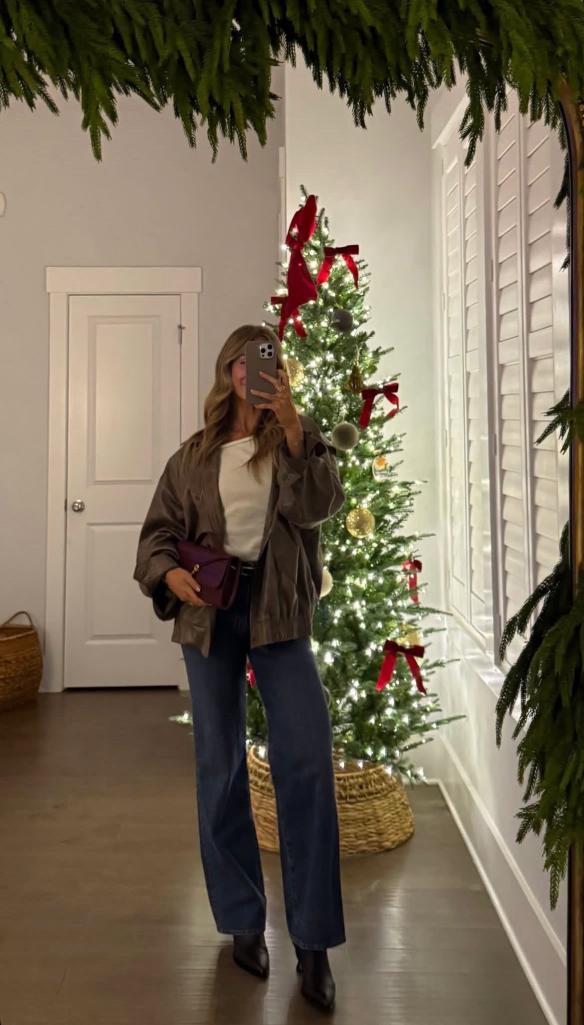 Revolve jacket
Aritzia denim
Amazon clutch

*Linking a few other denim & jackets i’ve been eyeing*

#LTKootd #LTKHoliday