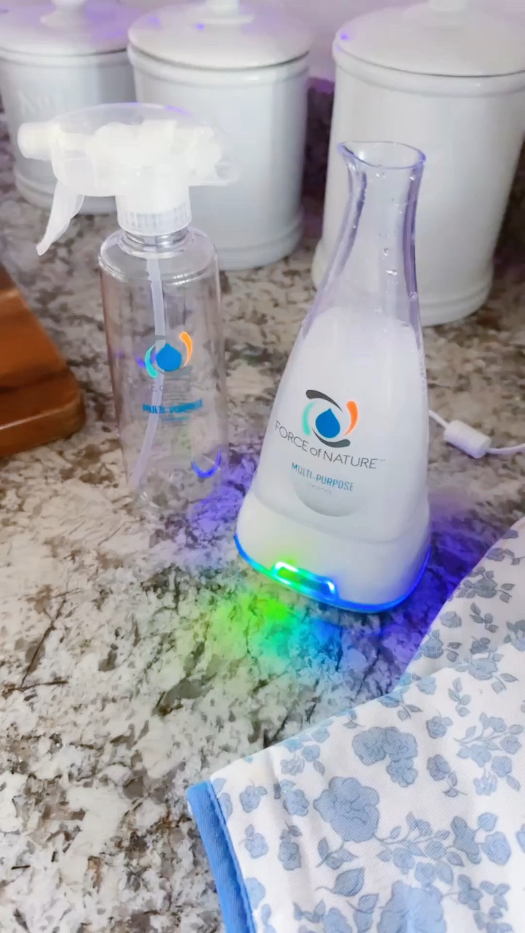 Eek!! My new @forceofnatureclean whole-house non-toxic cleaner 🧼🫧 (that I’ve been so excited about 🤭 !!) came in the mail 📦 and I’m giddy!!! 🥰 Perfect for another rainy ☔️ evening !!! ☺️