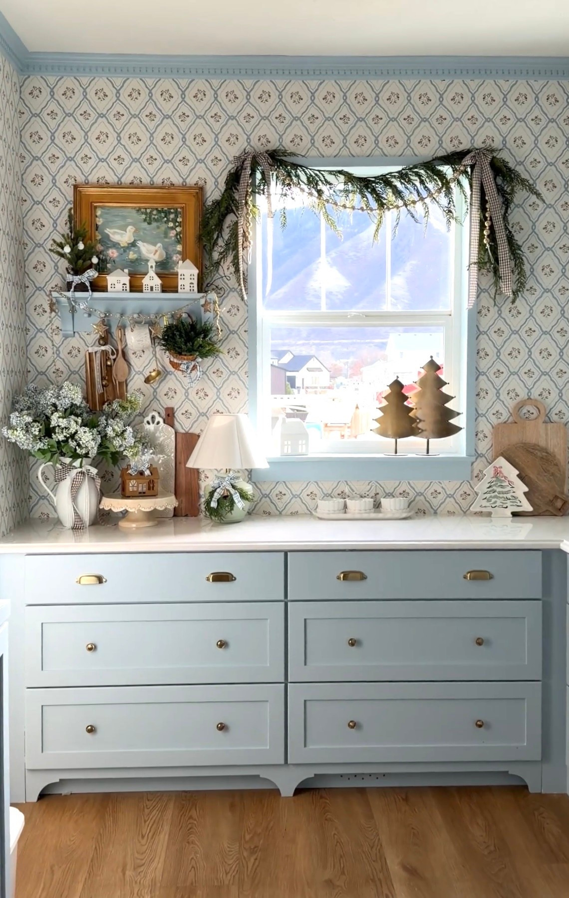 Love how this corner turned out 🥹

#LTKSaleAlert #LTKHoliday #LTKHome