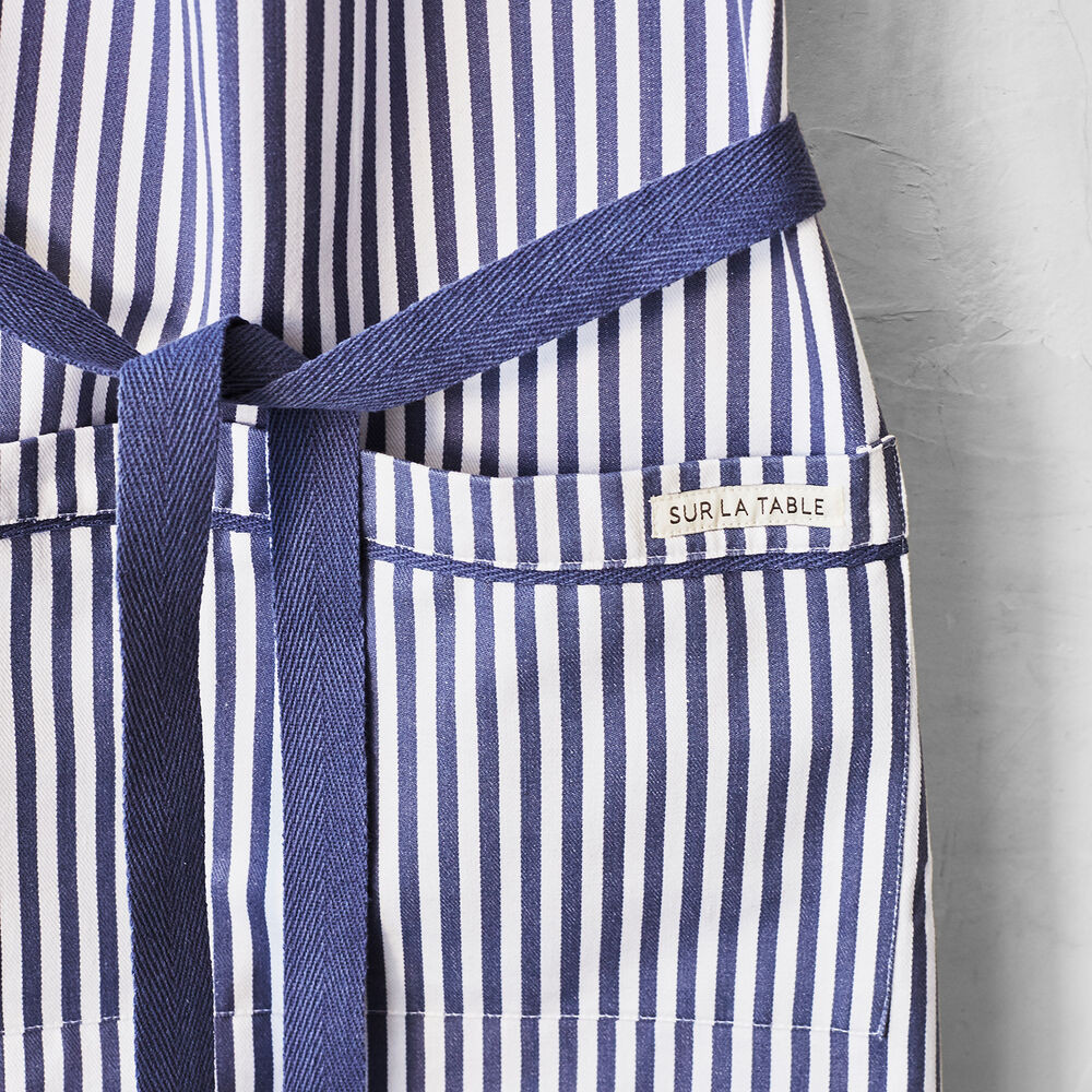 The Commis Chef Signature Apron | Sur La Table