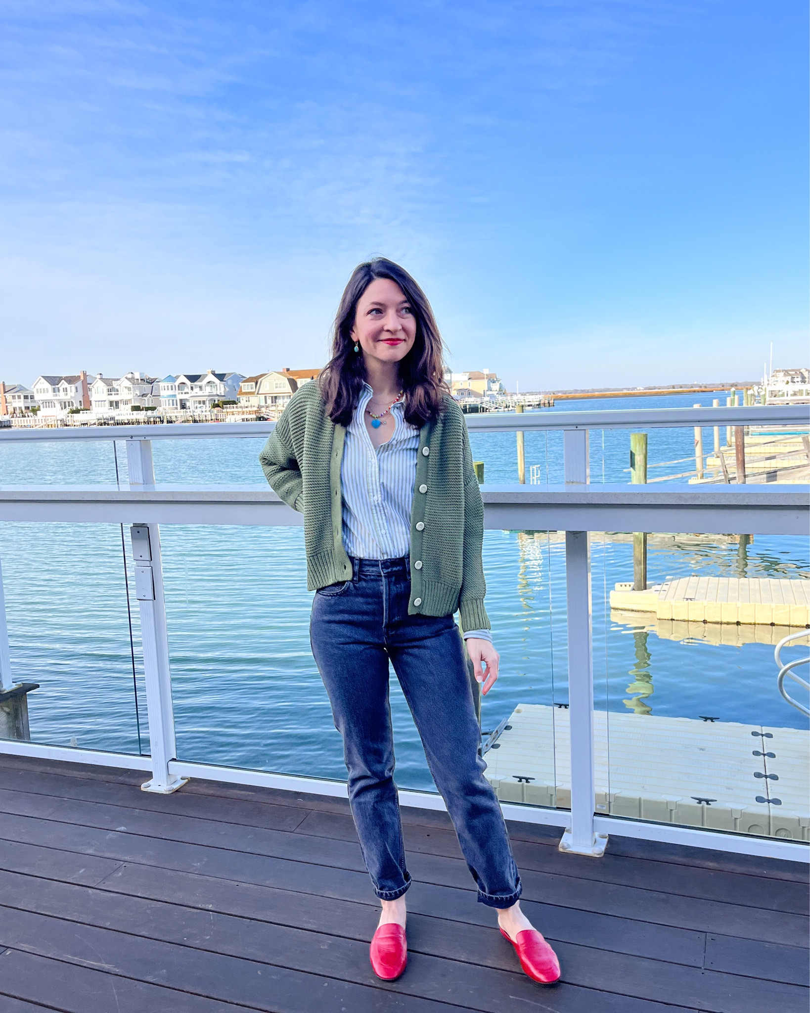 Casual outfit idea for the holidays (or any time!)! I love this olive green cardigan. It’s perfect for layering & looks great with jeans or over a dress! Also really into greens right now so I linked a few of my favorites here 💚

#LTKstyletip #LTKSeasonal #LTKHoliday